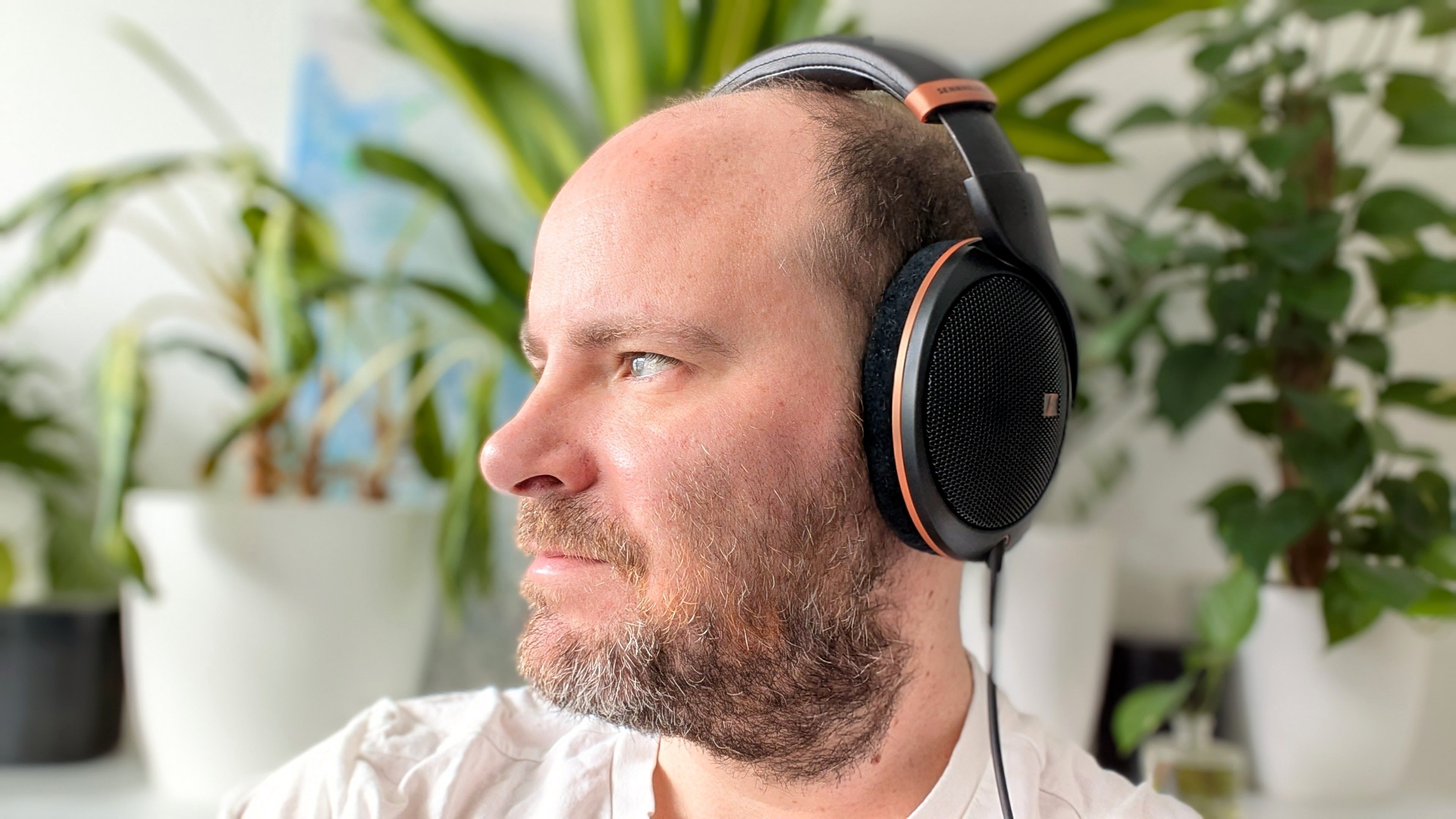 Der HD 505 eignet sich sowohl für Musikliebhaber als auch für Gamer, die einen hochwertigen Kopfhörer für den täglichen Gebrauch suchen.