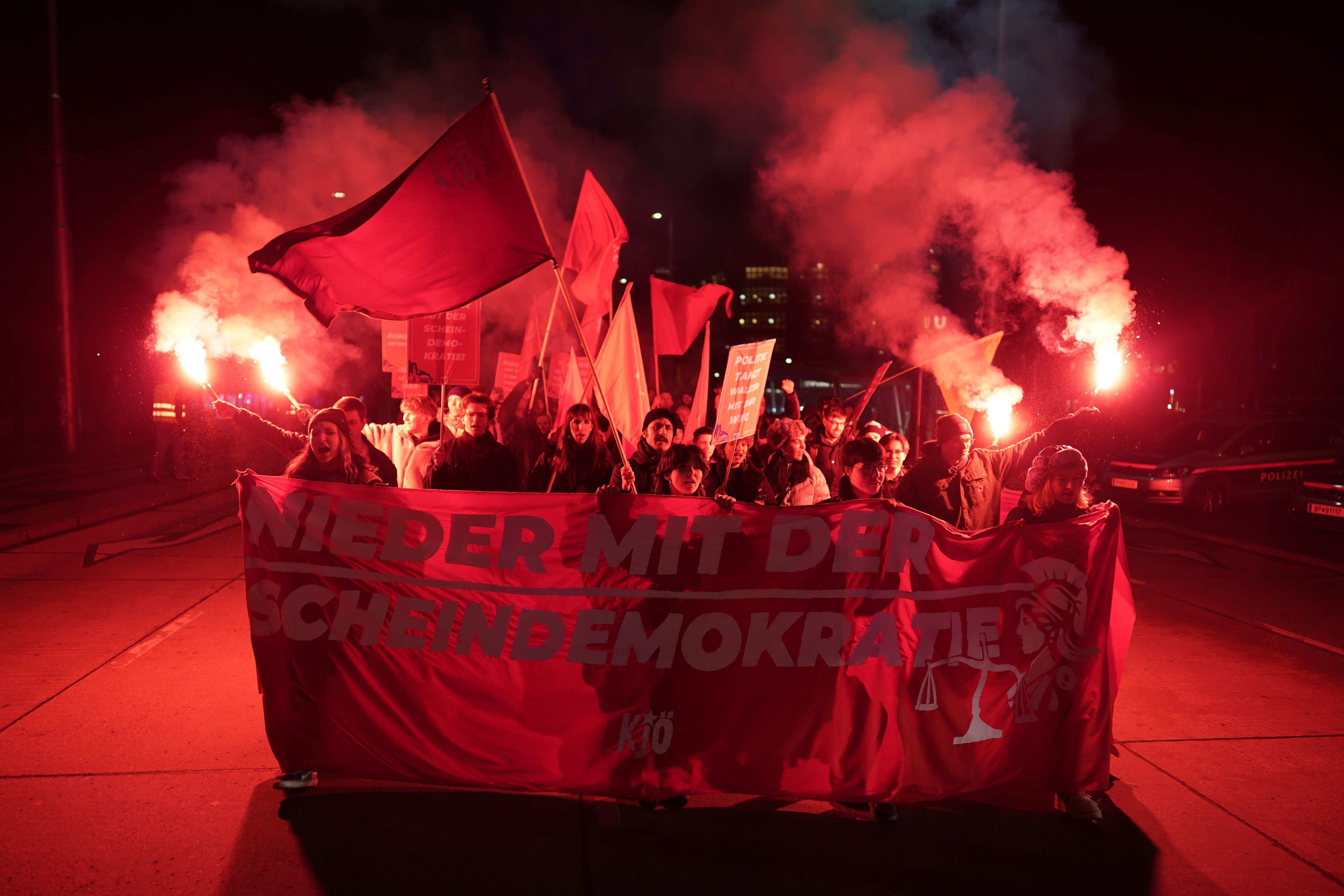 Deutlich kleiner als gewohnt fiel der Protestzug gegen den Opernball aus.