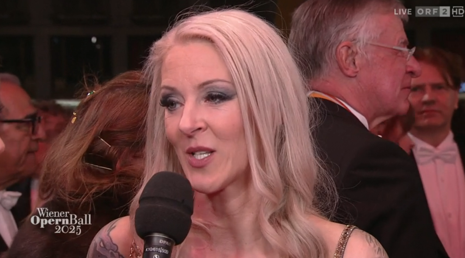 Simone Lugner im Gespräch mit ORF.