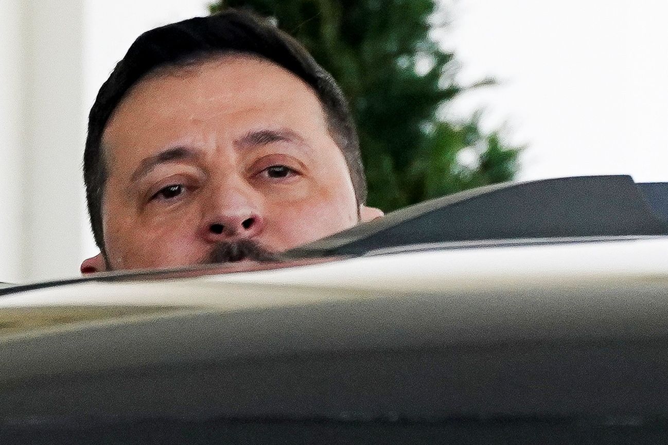 Selenski beim Verlassen des Weißen Hauses nach dem Streit mit Trump.