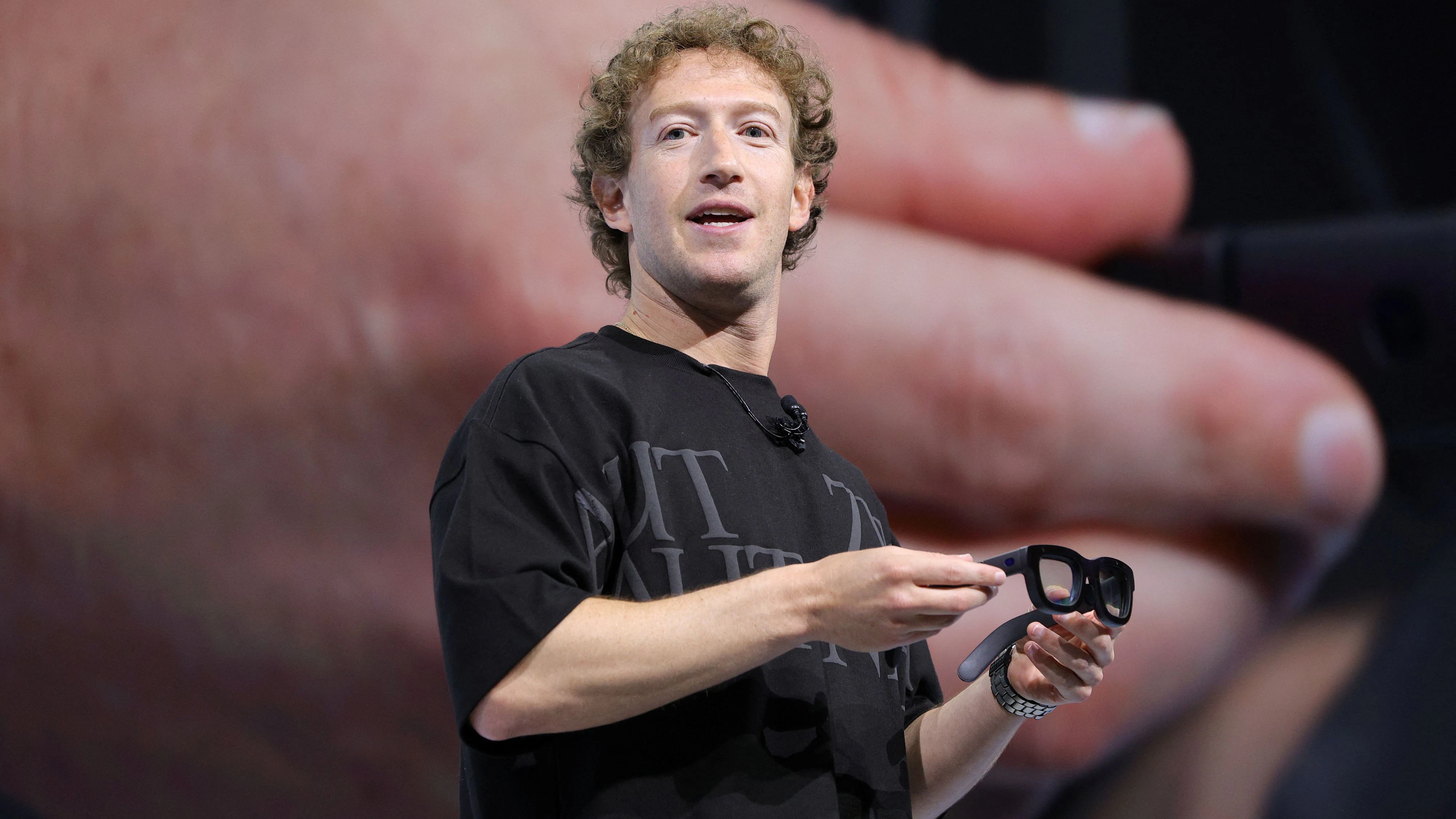 Heute.at - Zuckerberg streicht 8.000 Jobs trotz Rekordgewinn