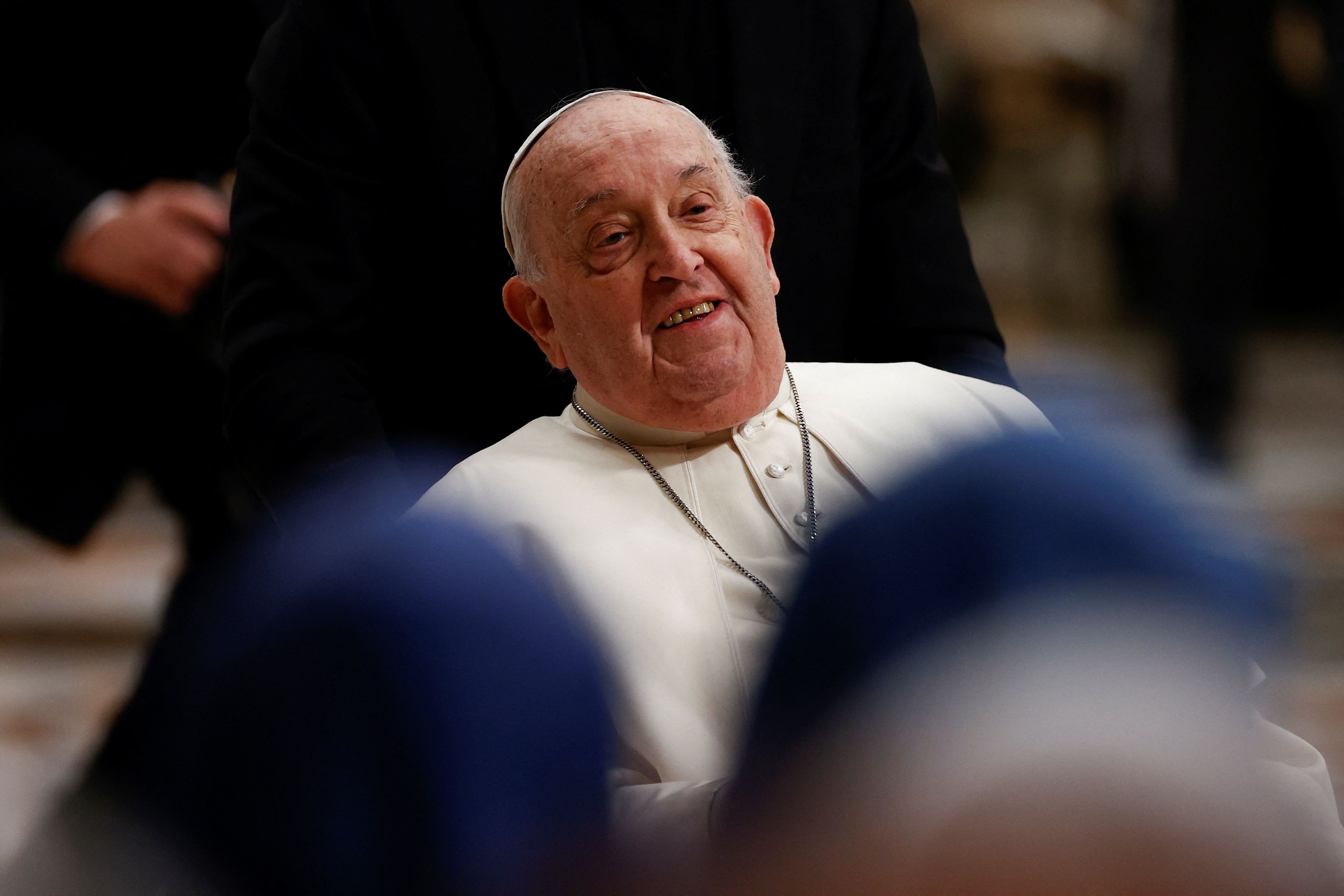 Der Gesundheitszustand von Papst Franziskus hat sich am Freitagnachmittag wieder verschlechtert.