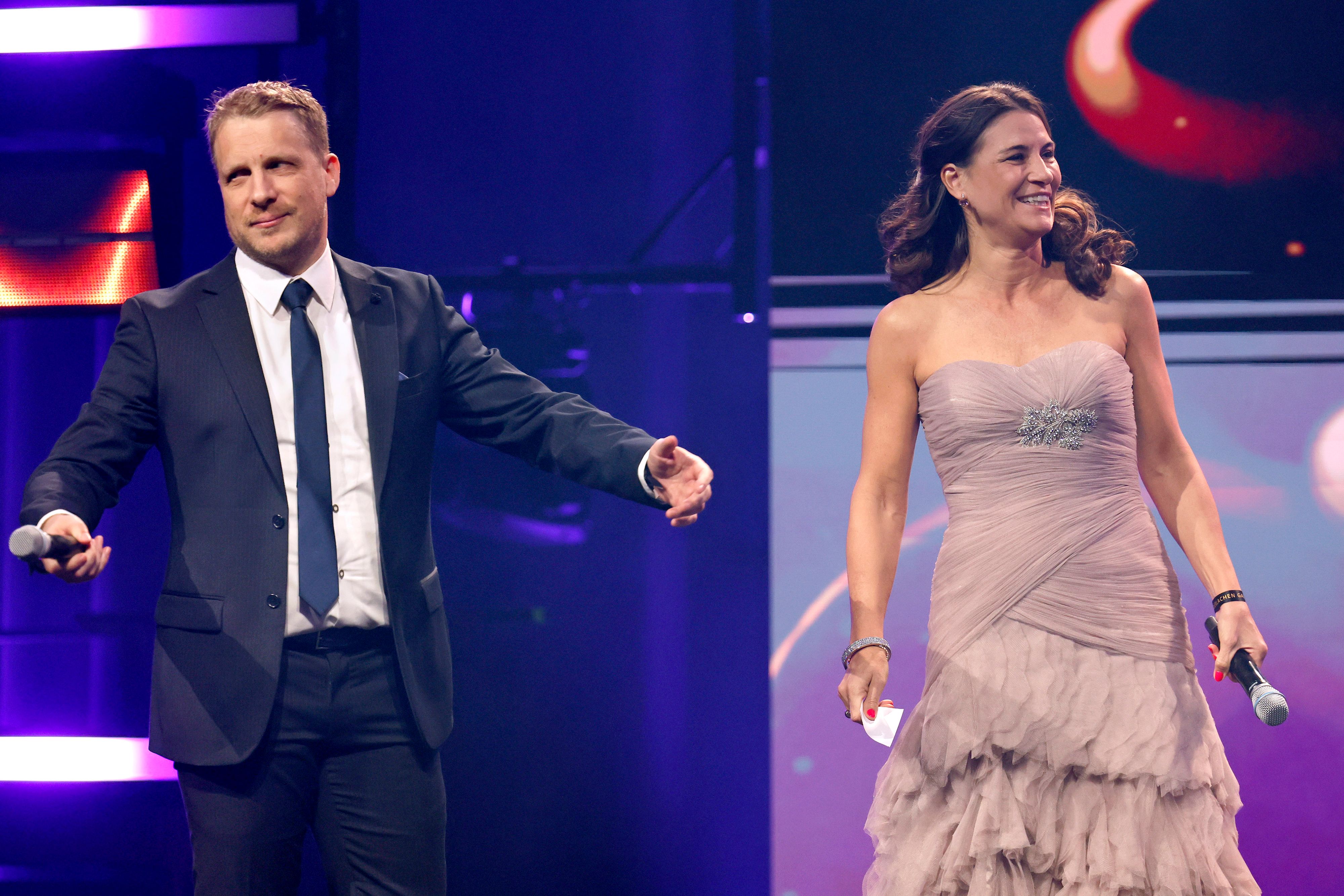 Oliver Pocher will wieder in das Haifischbecken des Online-Datings springen.