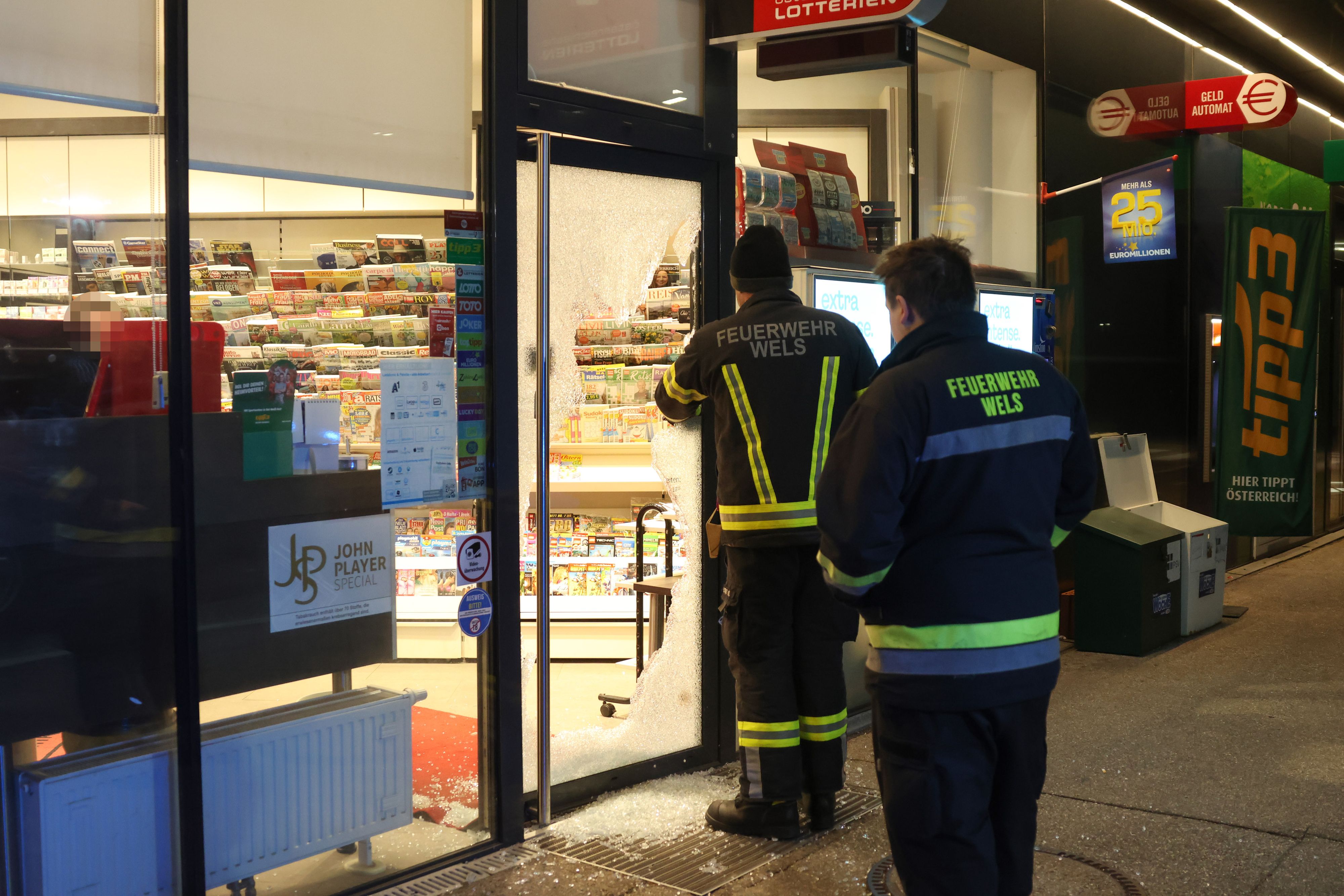 In Wels schlugen Einbrecher in einer Straße gleich zwei Mal zu.