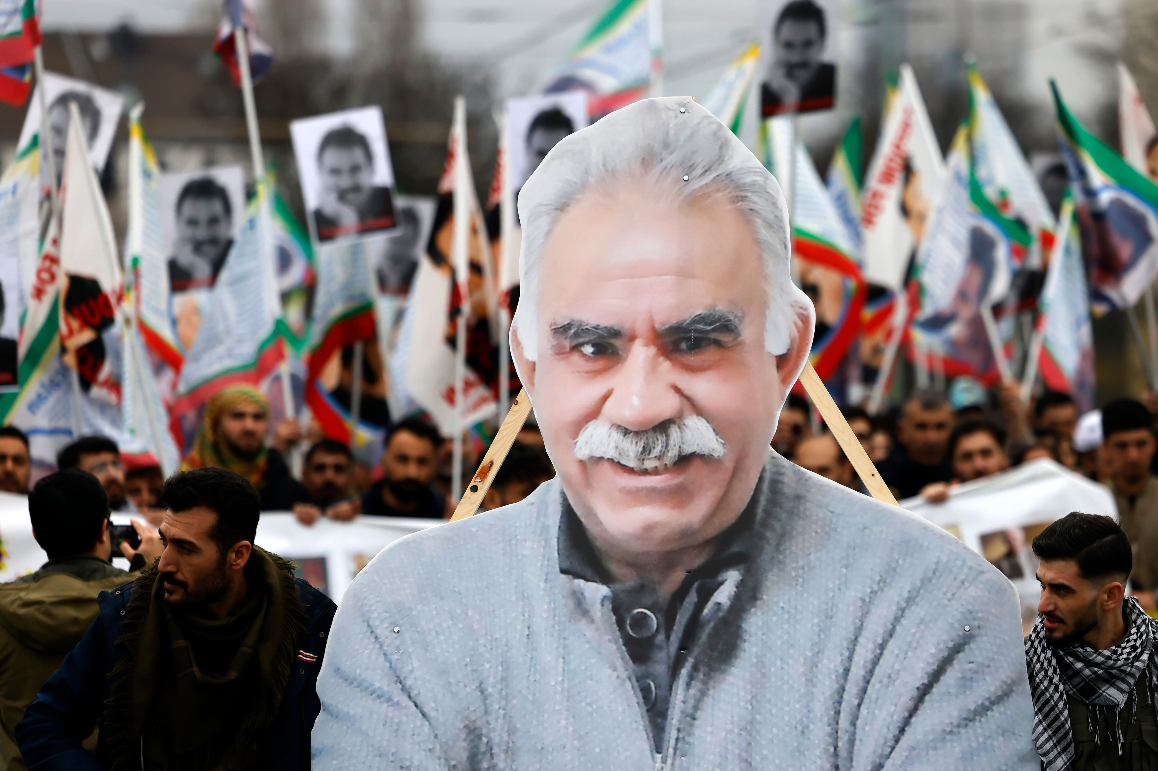 Öcalan sitzt seit 1999 wegen Hochverrats auf der Insel Imrali nahe Istanbul in Haft.