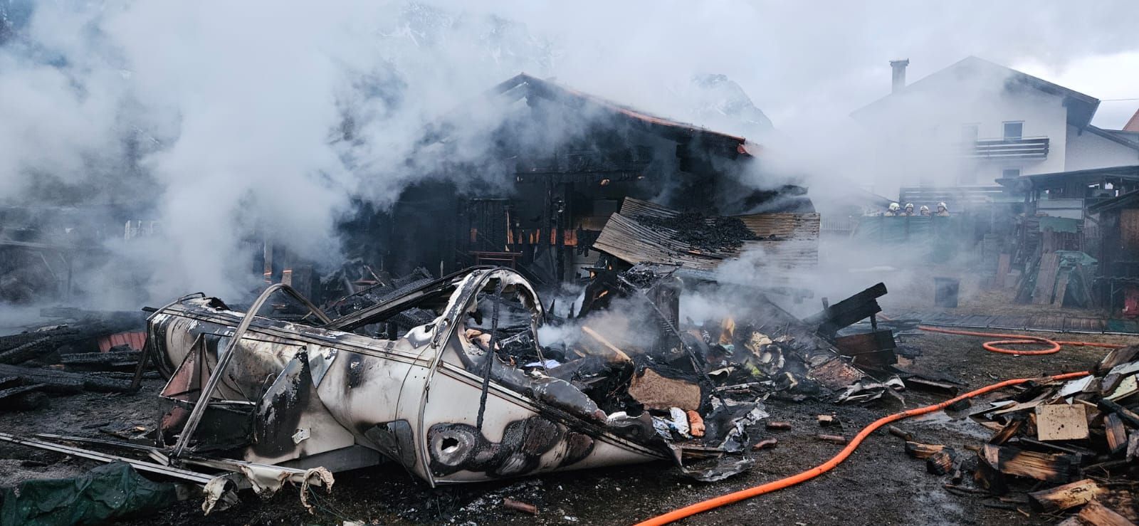 81 Feuerwehrleute standen im Einsatz.