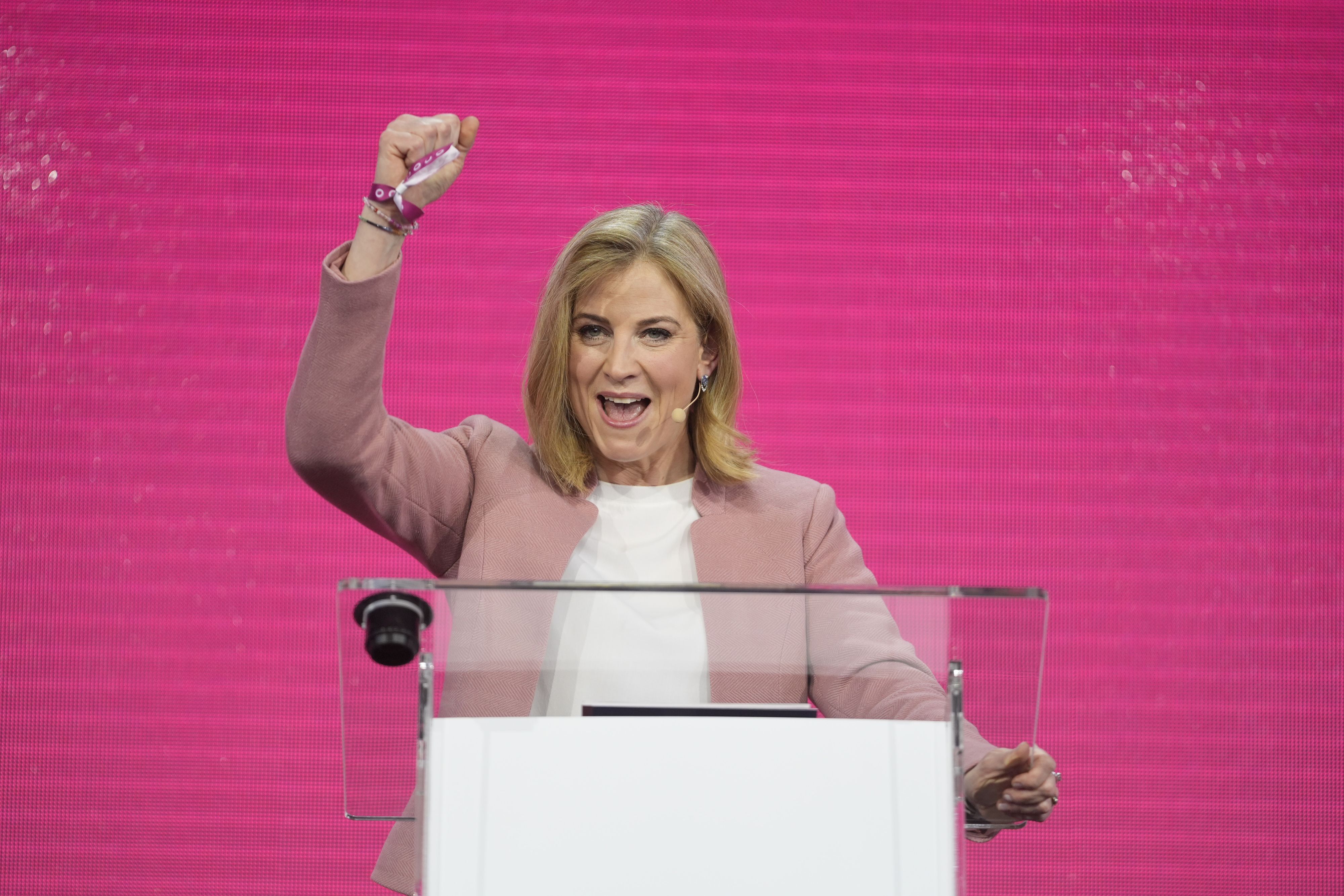 NEOS-Chefin Beate Meinl-Reisinger appelliert an die Mitglieder: 