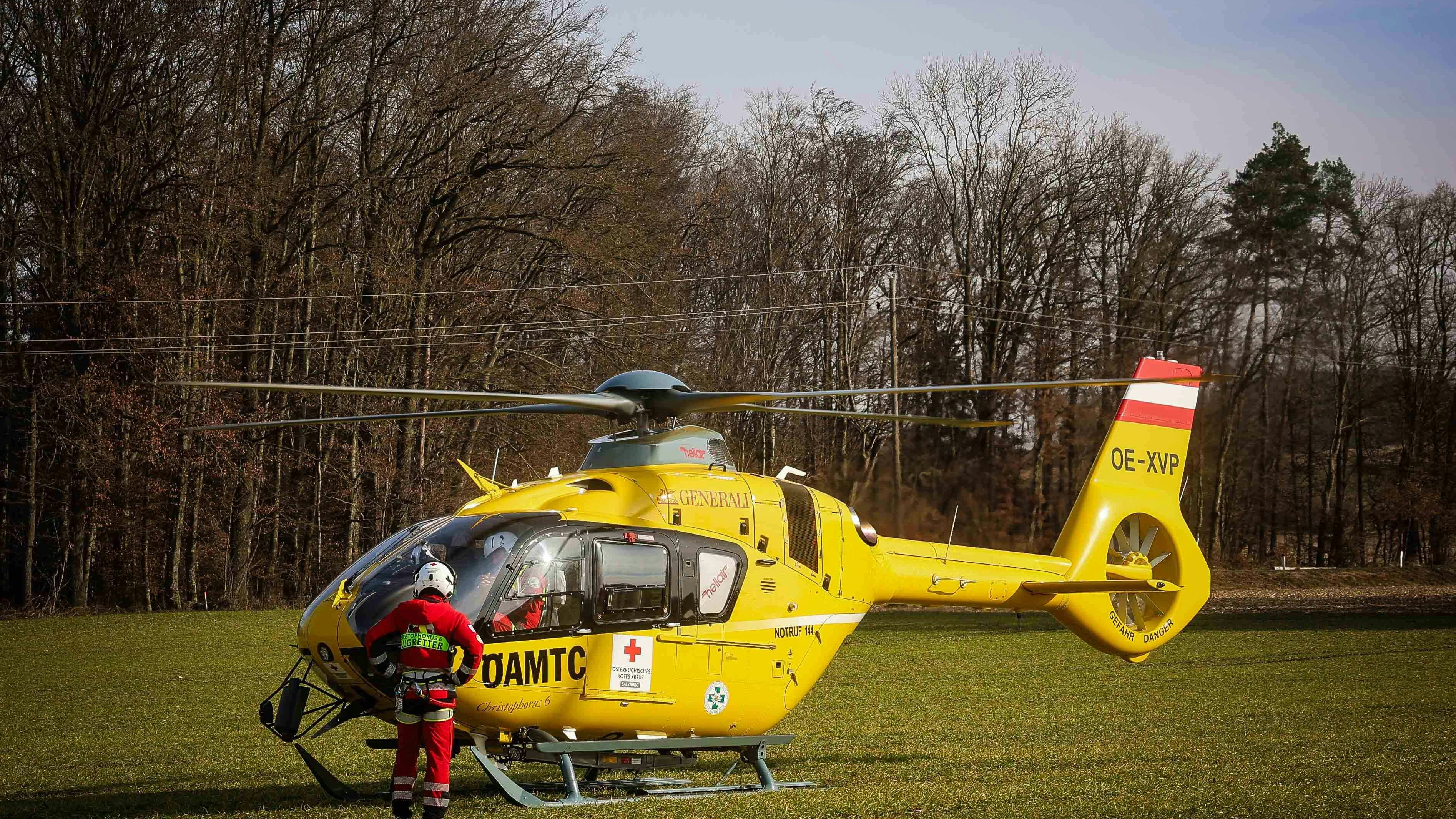 Einer der beiden Männer wurde ins Spital geflogen. (Symbolbild)