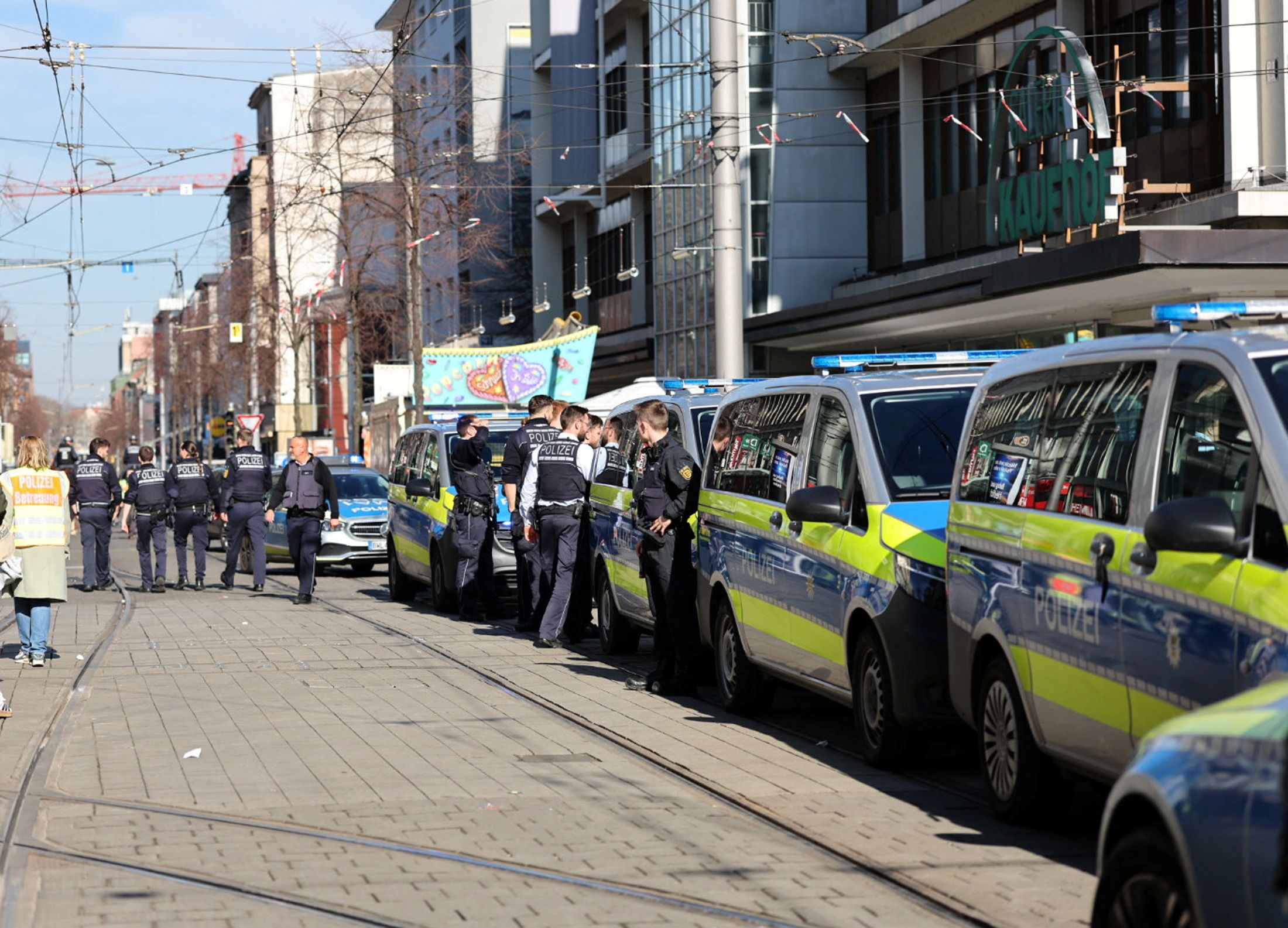 Die Polizei war rasch mit einem Großaufgebot vor Ort.