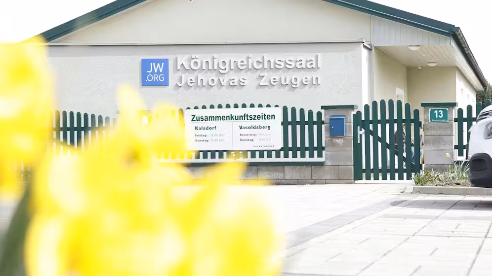 Bei diesem Gebetshaus hatte der mutmaßliche Täter einen seiner Sprengsätze platziert.