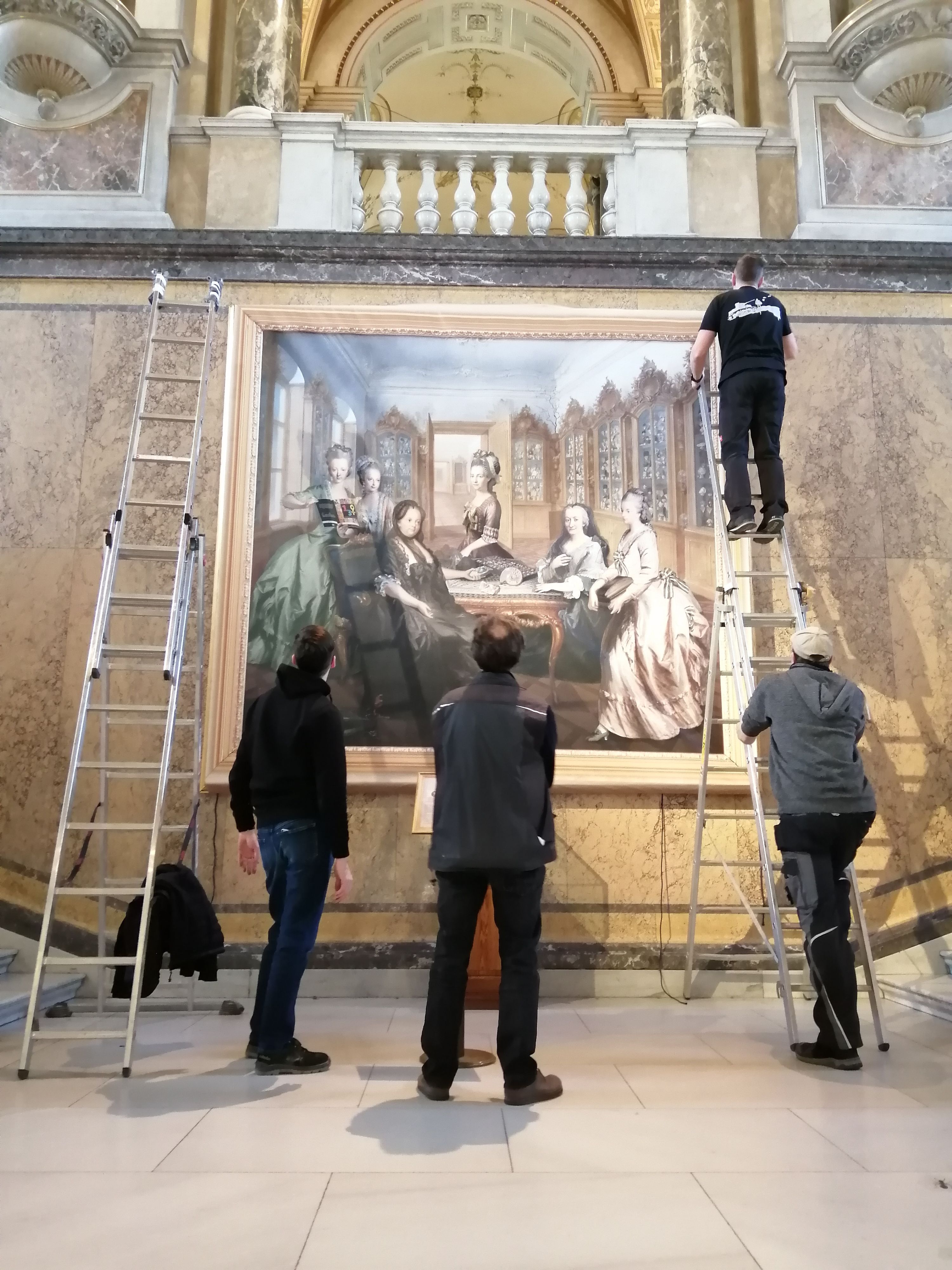 Die Enthüllung der Installation 