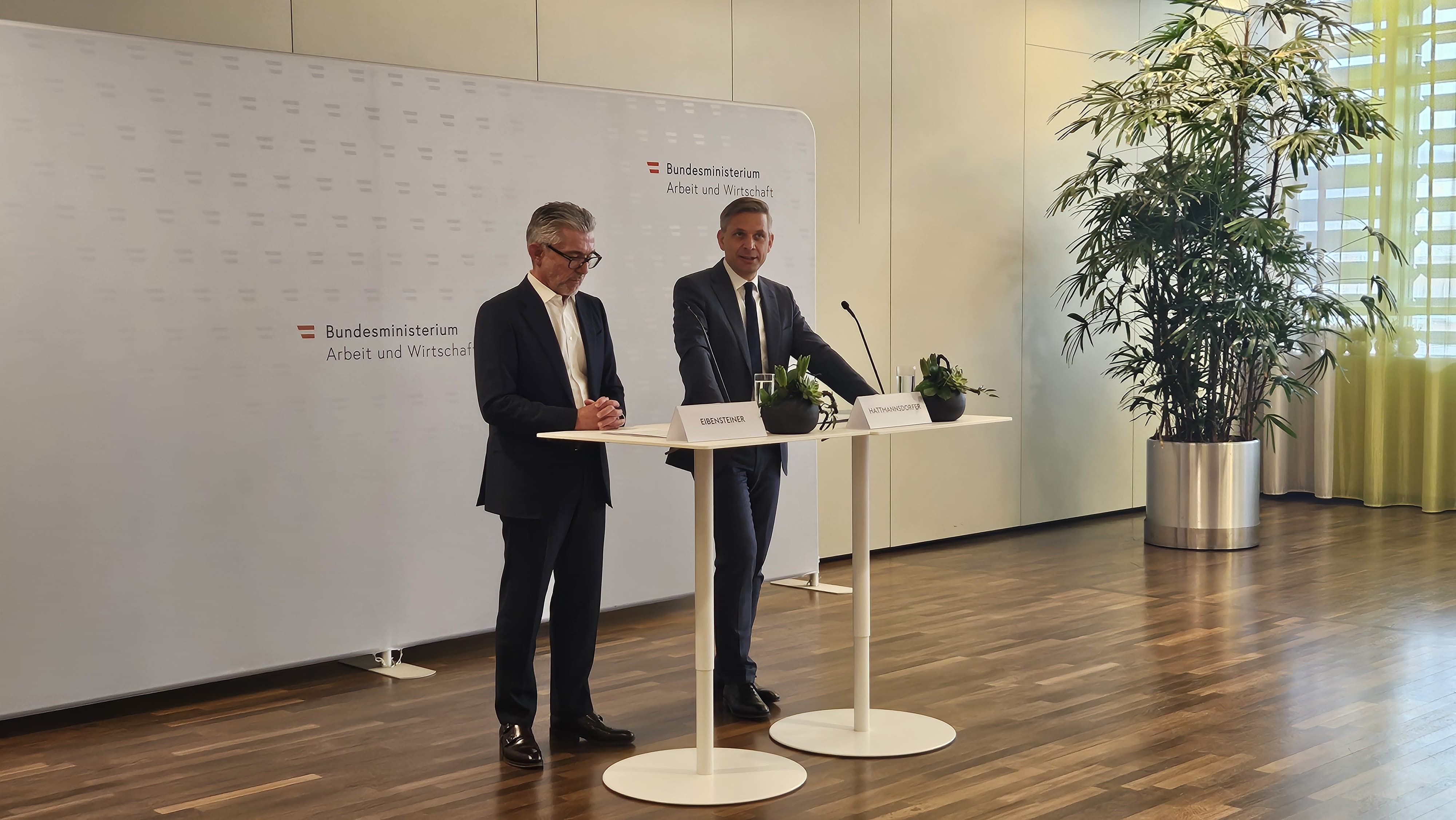 Voest-Chef Herbert Eibensteiner empfing den neuen Wirtschaftsminister Wolfgang Hattmannsdorfer (ÖVP) in der Heimat. 
