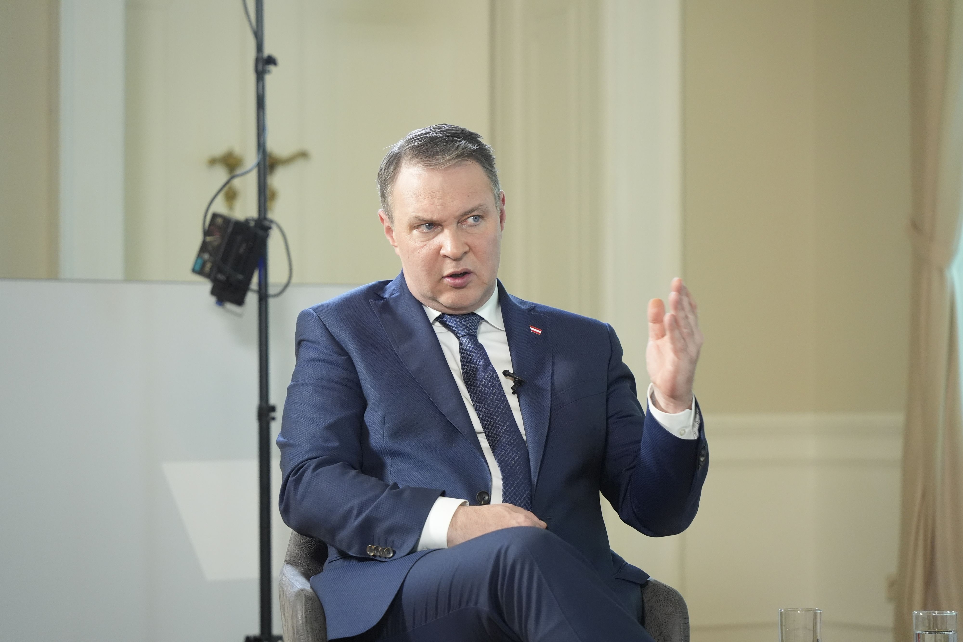 SPÖ-Vizekanzler Andreas Babler verneint Pensionskürzungen in einem neuen Interview.