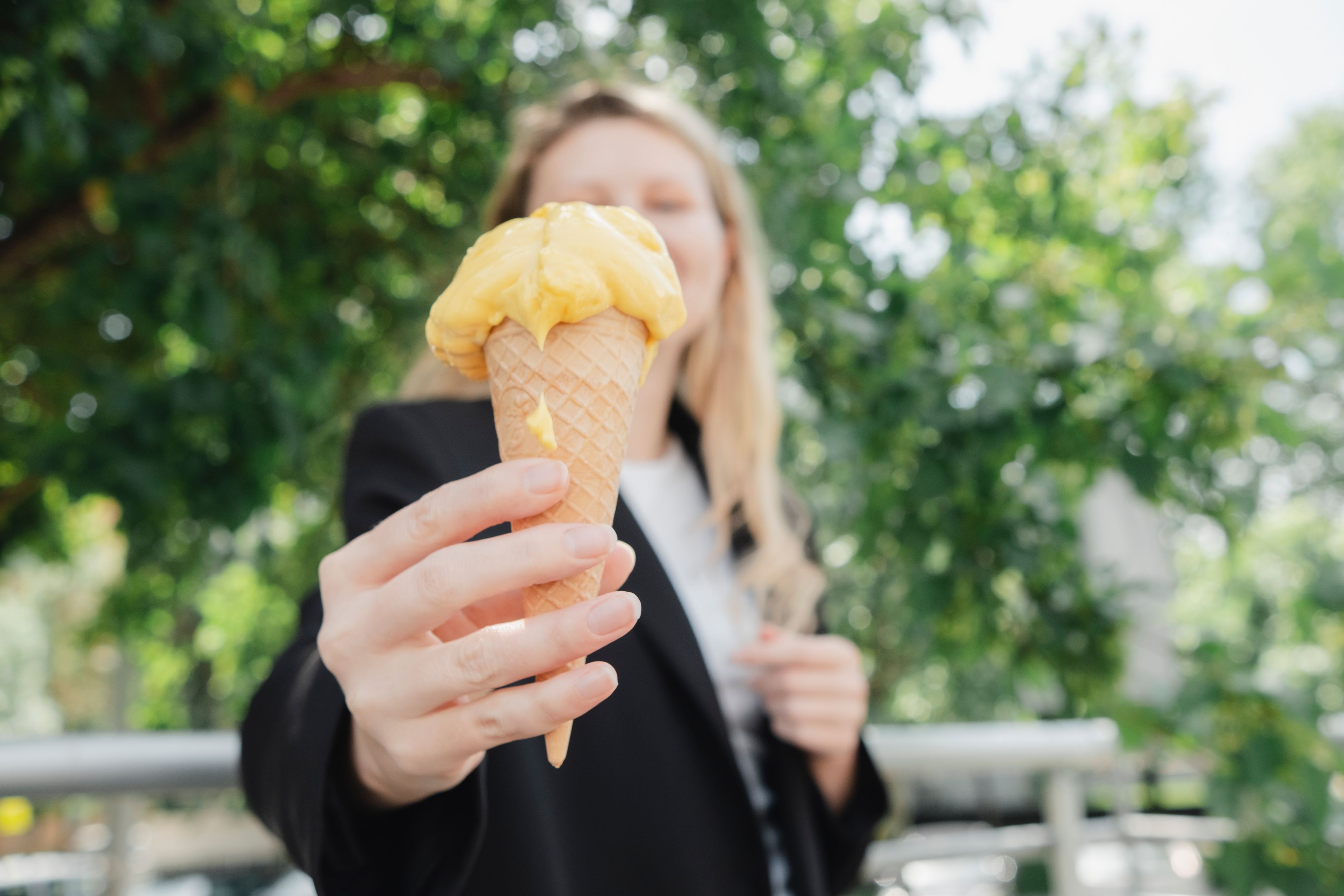 Das Eis ist kalt, aber der Preis heiß.