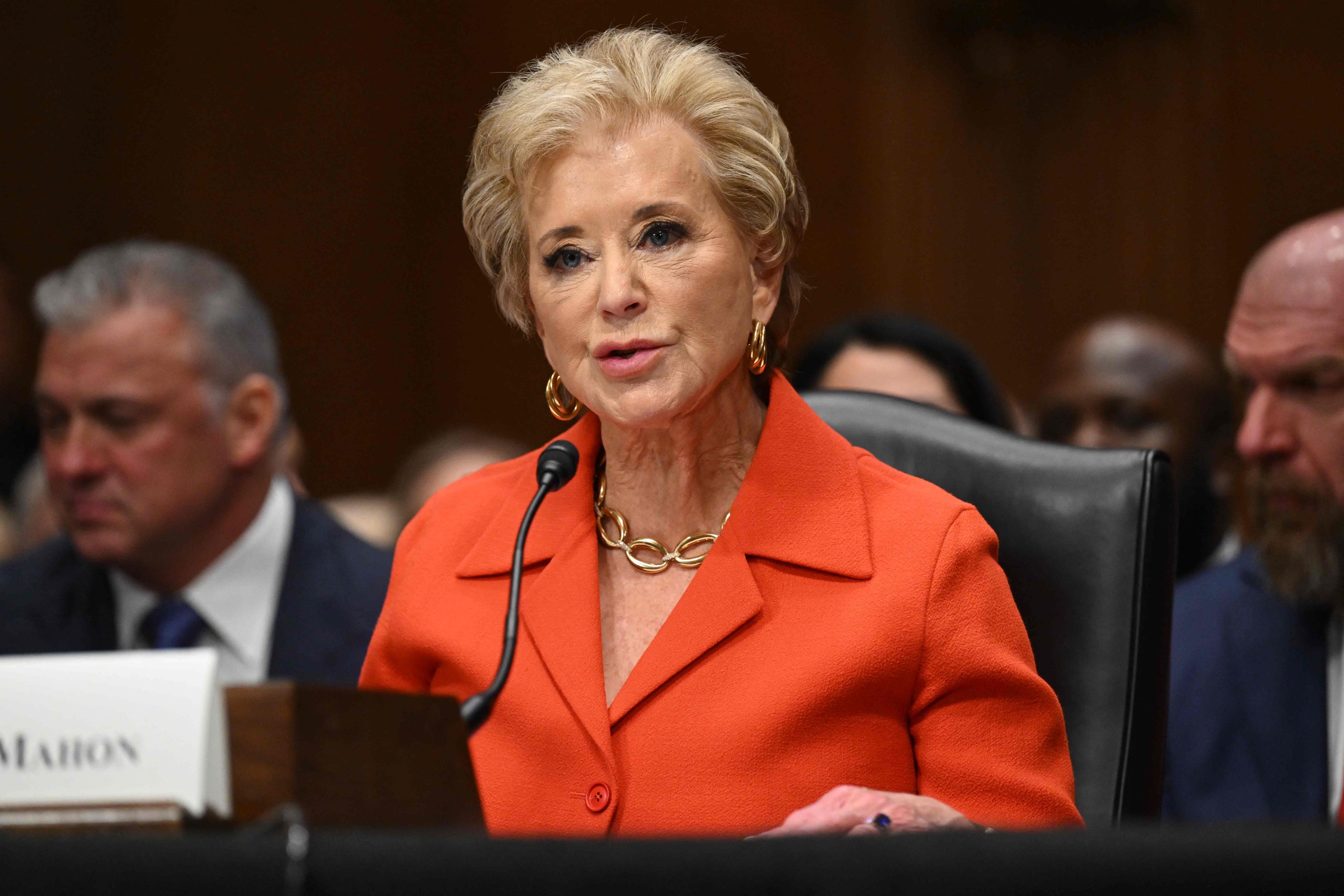 Die Unternehmerin Linda McMahon ist vom Senat als Trumps Bildungsministerin bestätigt worden.