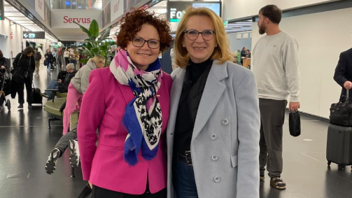 Early Birds am Flughafen Wien: Die Dritte Nationalratspräsidentin Doris Bures (SPÖ) flog nach Paris, ÖVP-Staatssekretärin Elisabeth Zehetner nach Berlin.