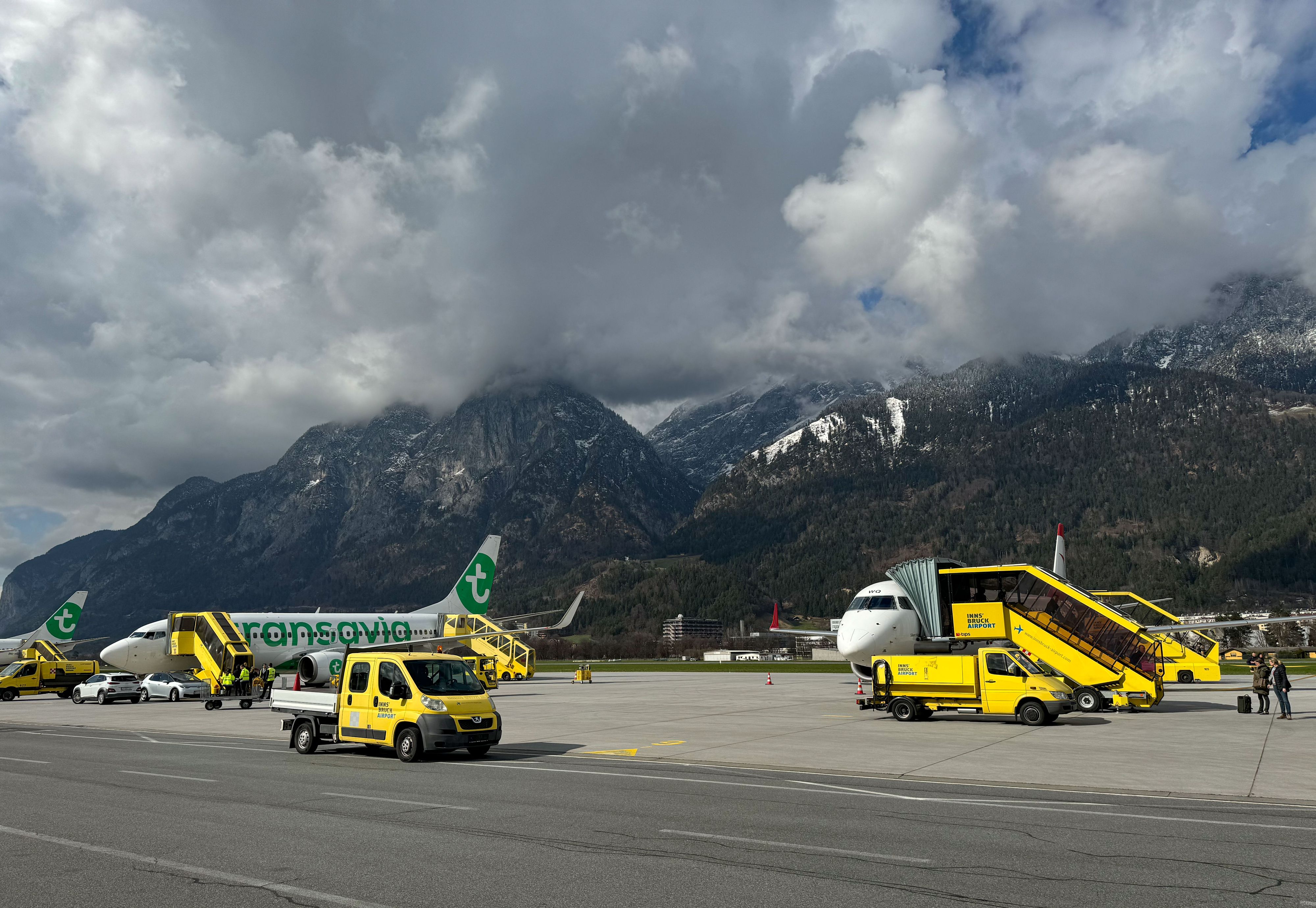 Der Mann stürmte auf das Rollfeld des Innsbrucker Flughafens. (Symbolbild)