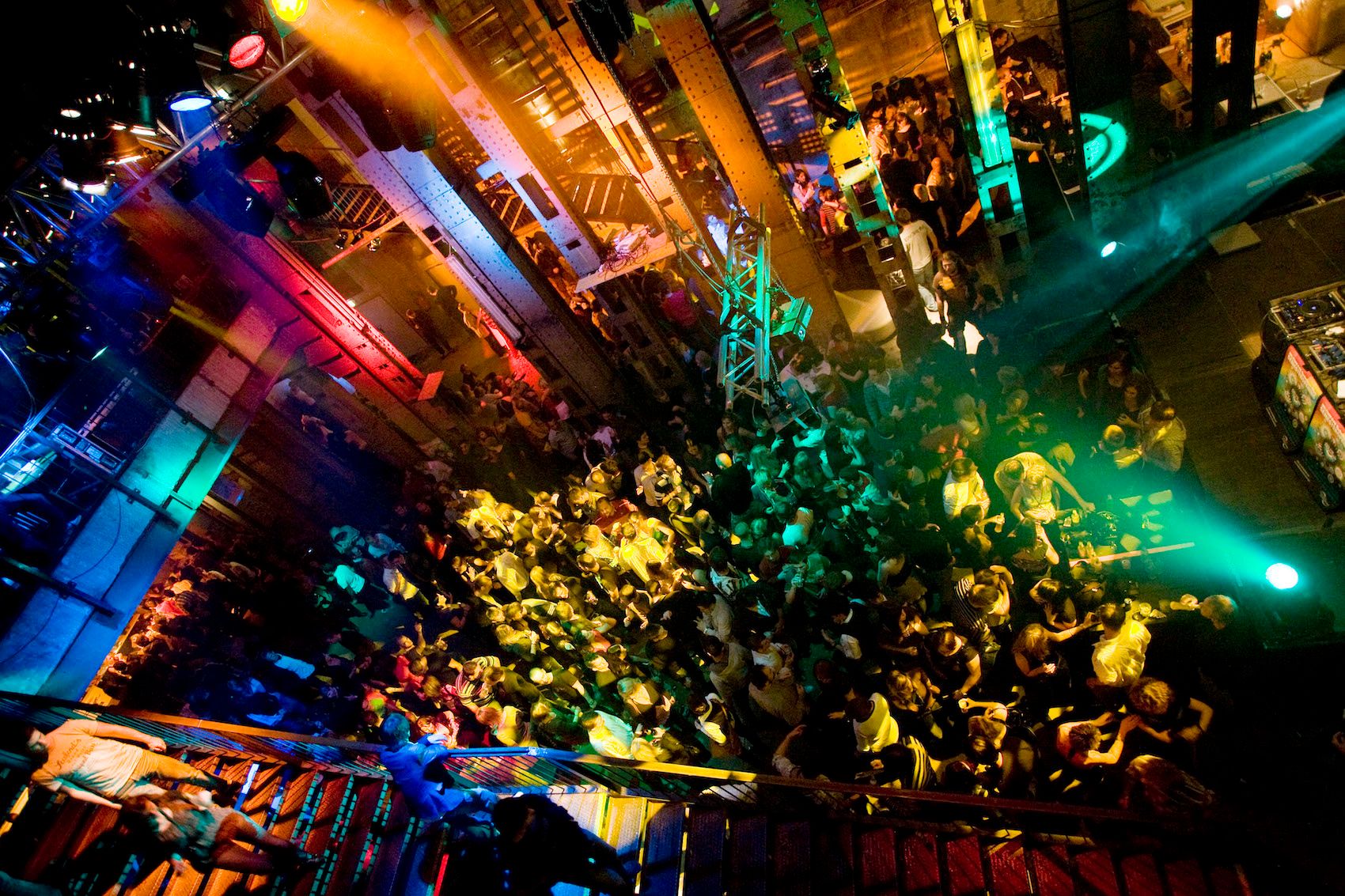 DISCO THEKE: die Ottakringer Brauerei wird im März wieder zur Tanzfläche.