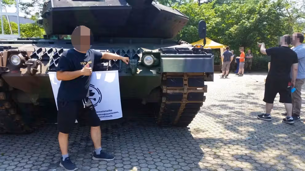 Alexander S. postete Bilder auf der russischen Plattform VKontakte.