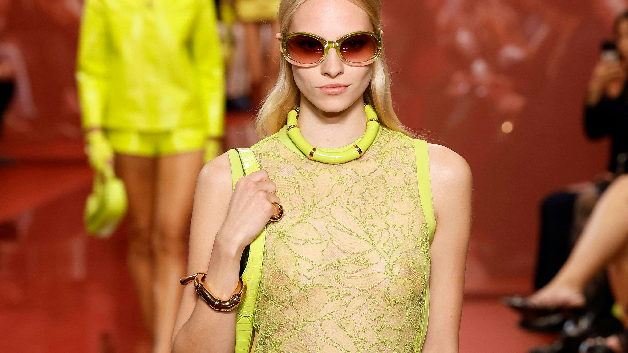 Limettengrün ist zum Beispiel bei Gucci zu sehen.