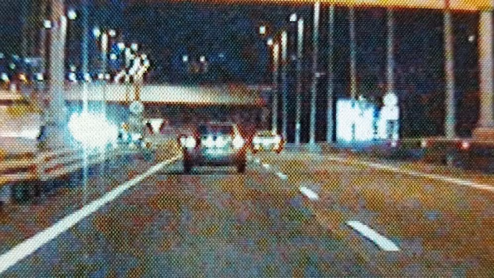 Die Polizei konnte den jungen Raser stoppen. (Symbolfoto)