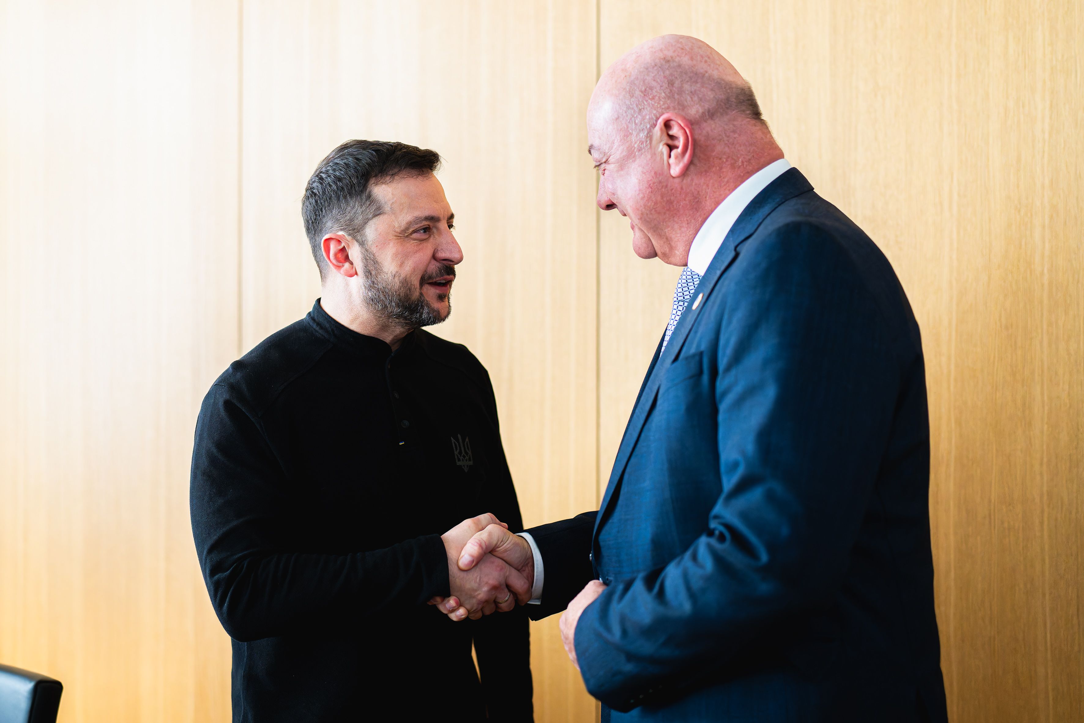 Bundeskanzler Christian Stocker gemeinsam mit dem ukrainischen Präsidenten, Wolodimir Selenski.