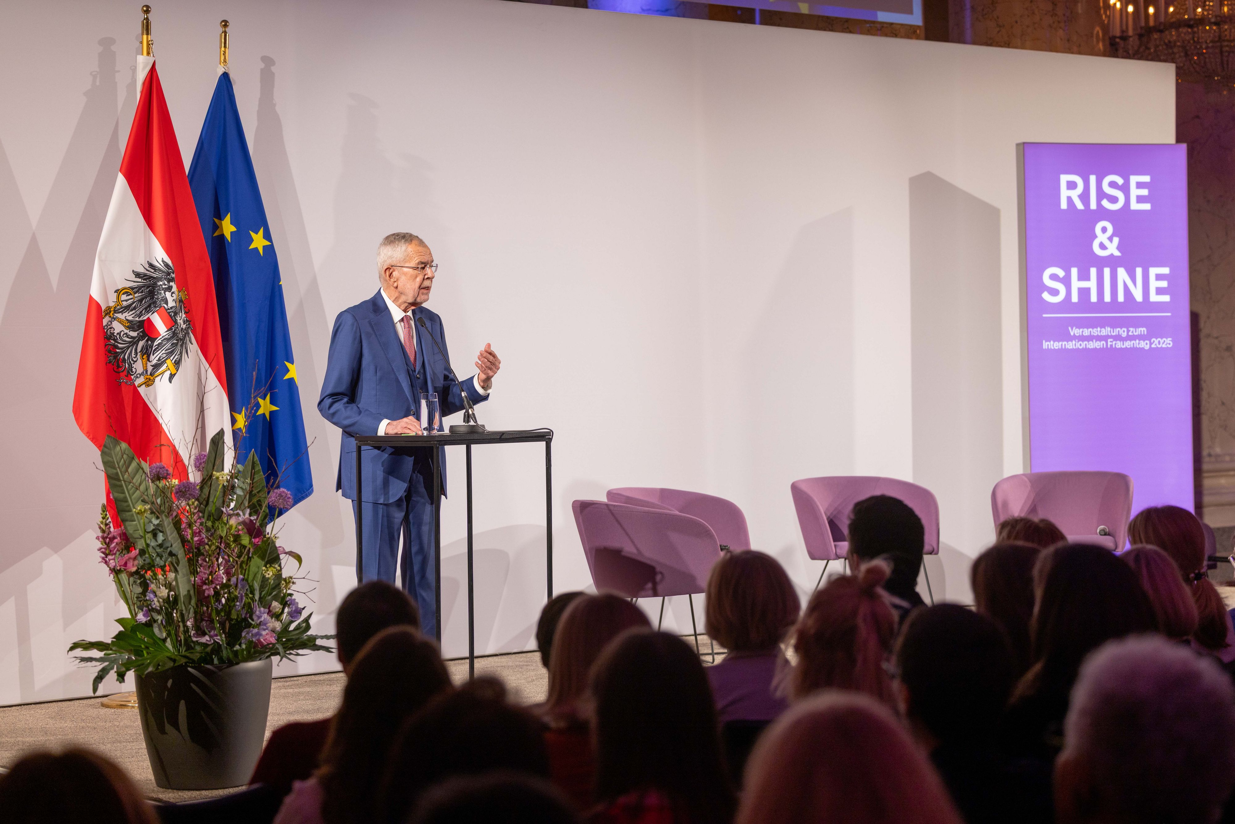 Bundespräsident Alexander van der Bellen bei seiner Rede anlässlich der Veranstaltung zum Internationalen Frauentag in der Hofburg.