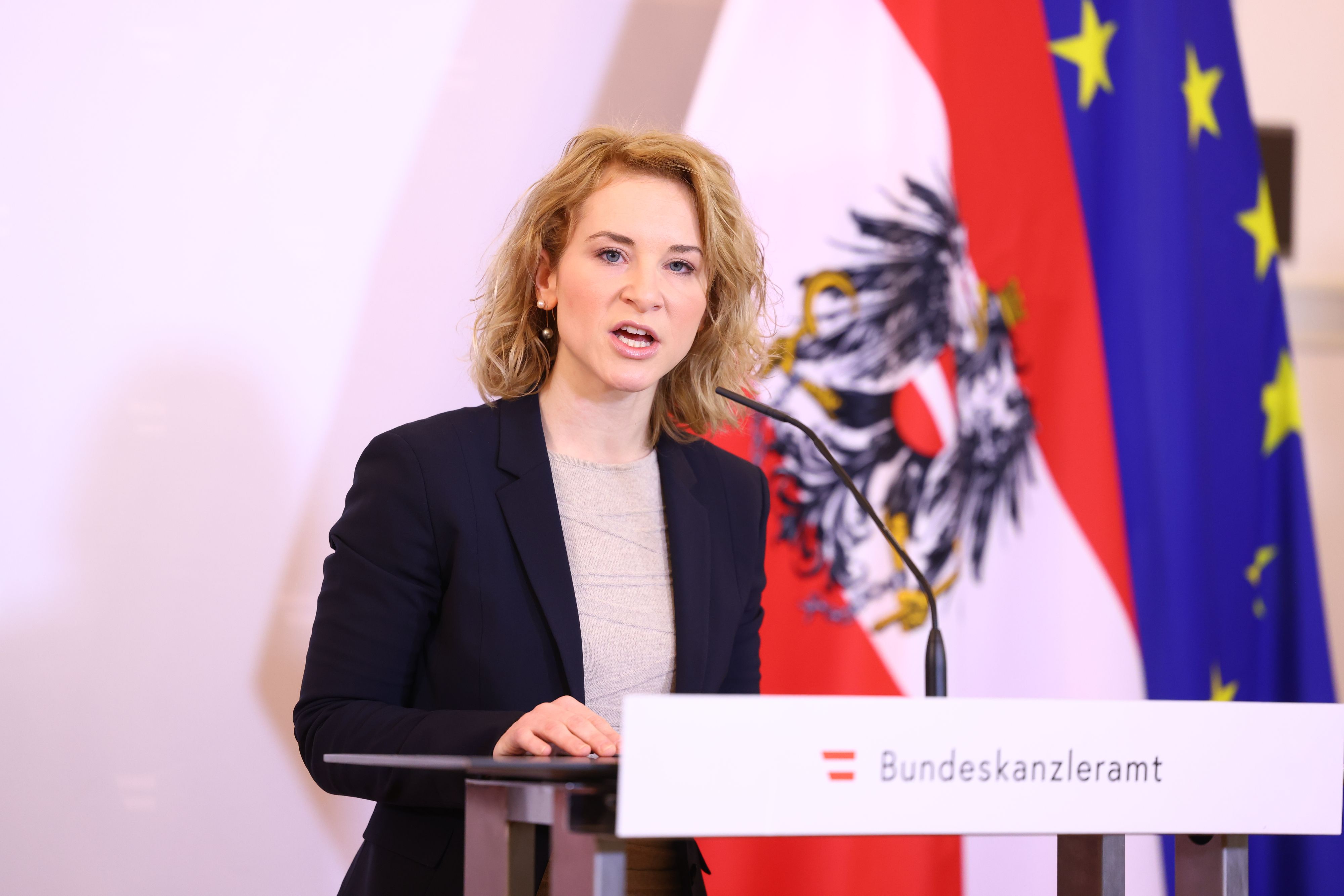 Die neue SPÖ-Frauenministerin Eva-Maria Holzleitner bei ihrer Pressekonferenz zum Internationalen Frauentag.