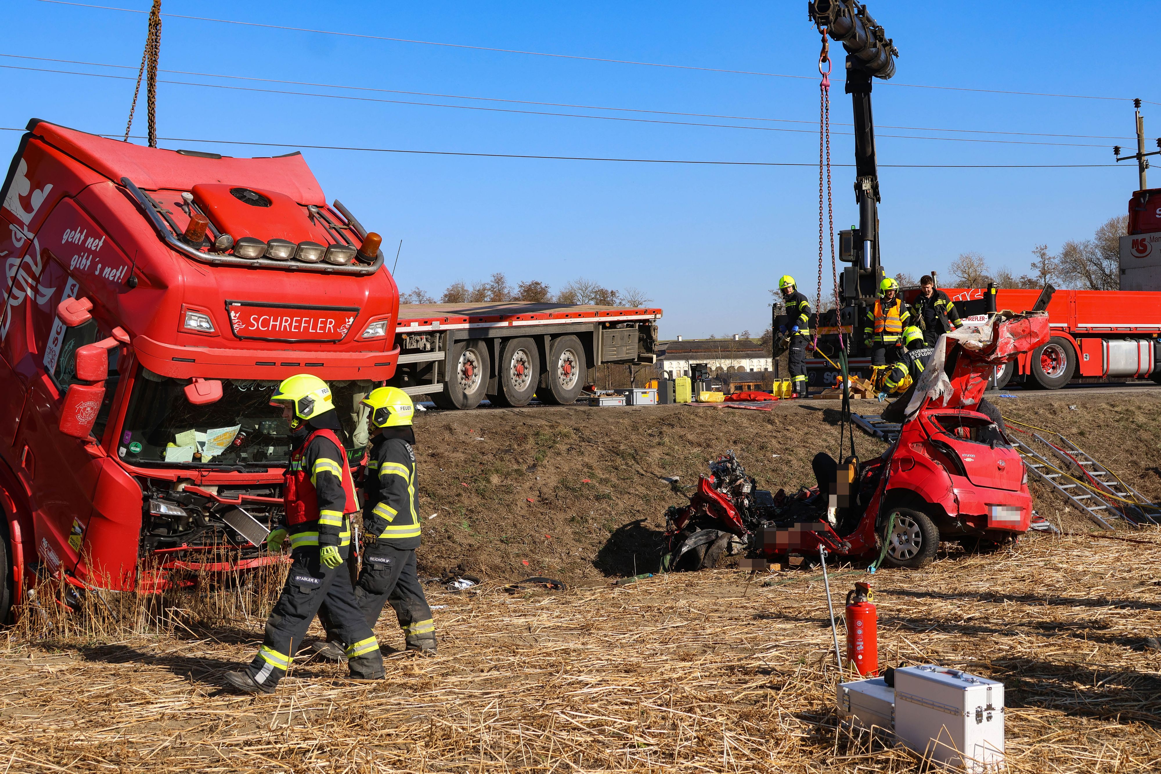 Der 29-Jährige starb bei der Frontalkollision. Zwei Jahre zuvor ist schon seine Schwester bei einem ganz ähnlichen Unfall ums Leben gekommen.