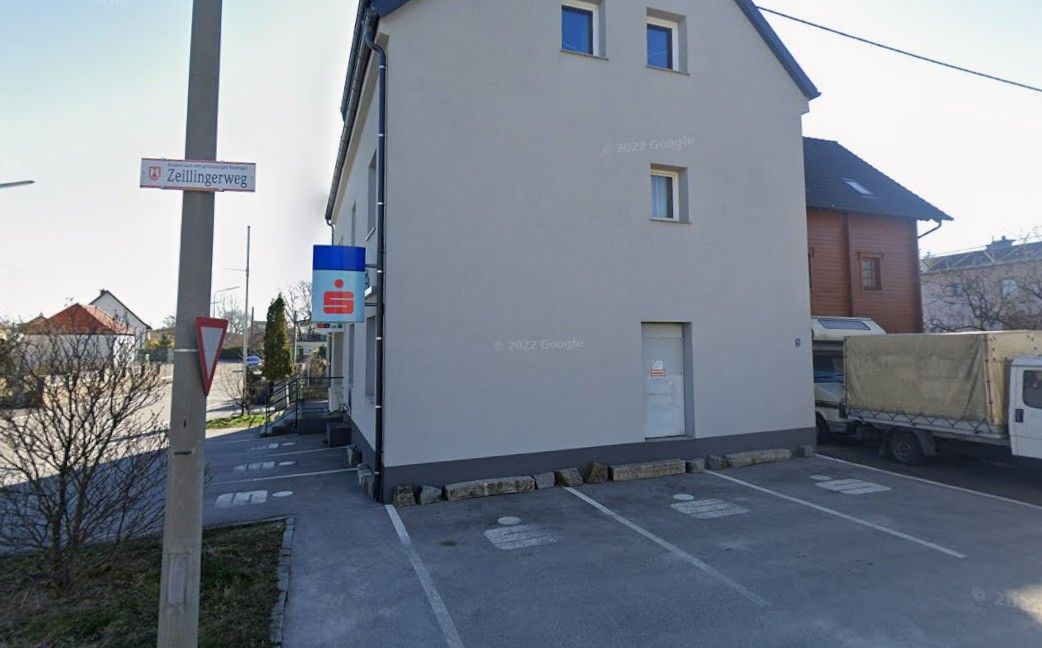 Diese Bankfiliale sperrt zu, Pichlinger fordern nun, den Bankomat zu erhalten.