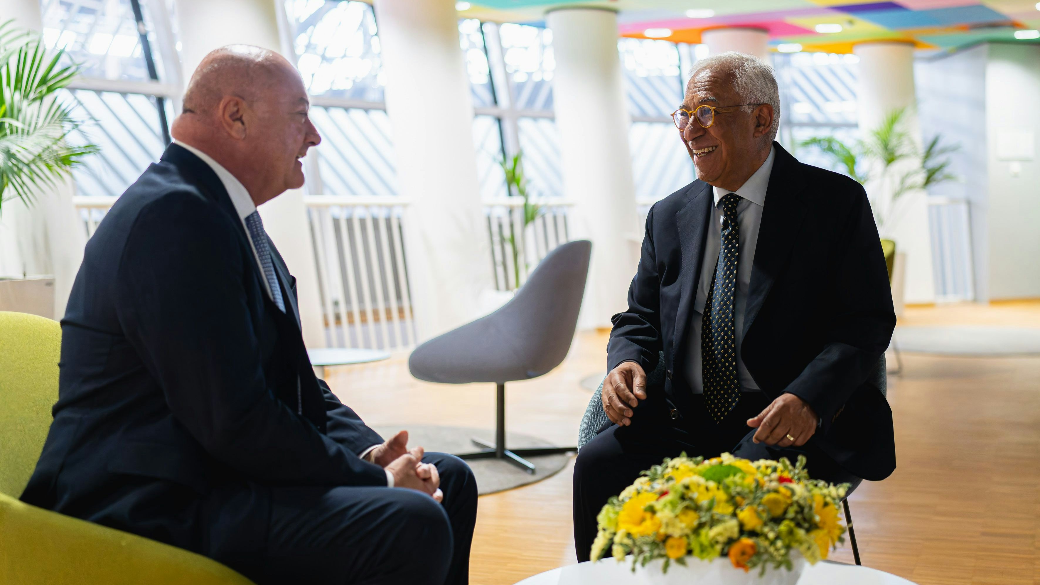 EU-Ratspräsident Antonio Costa im Austausch mit Bundeskanzler Christian Stocker.