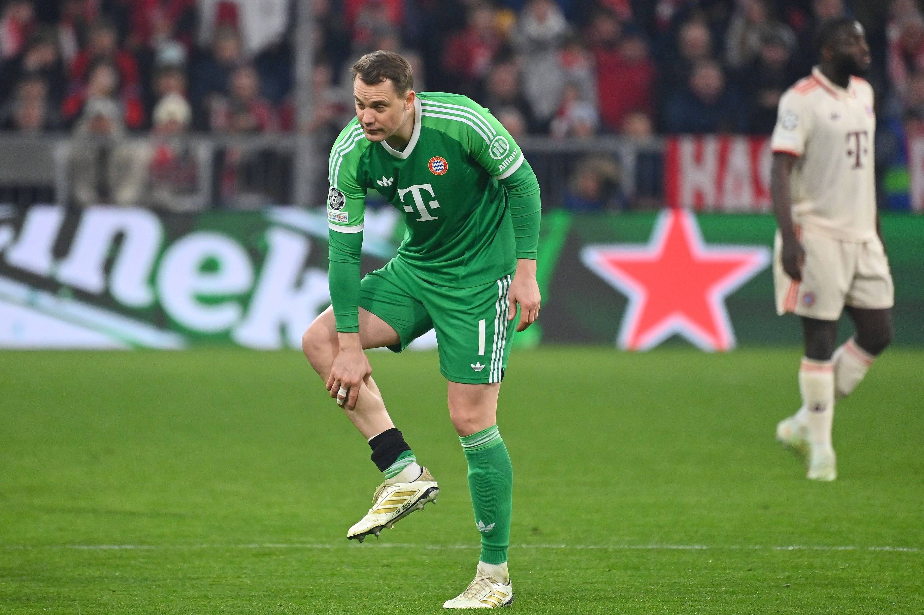 Manuel Neuer musste verletzt ausgewechselt werden.