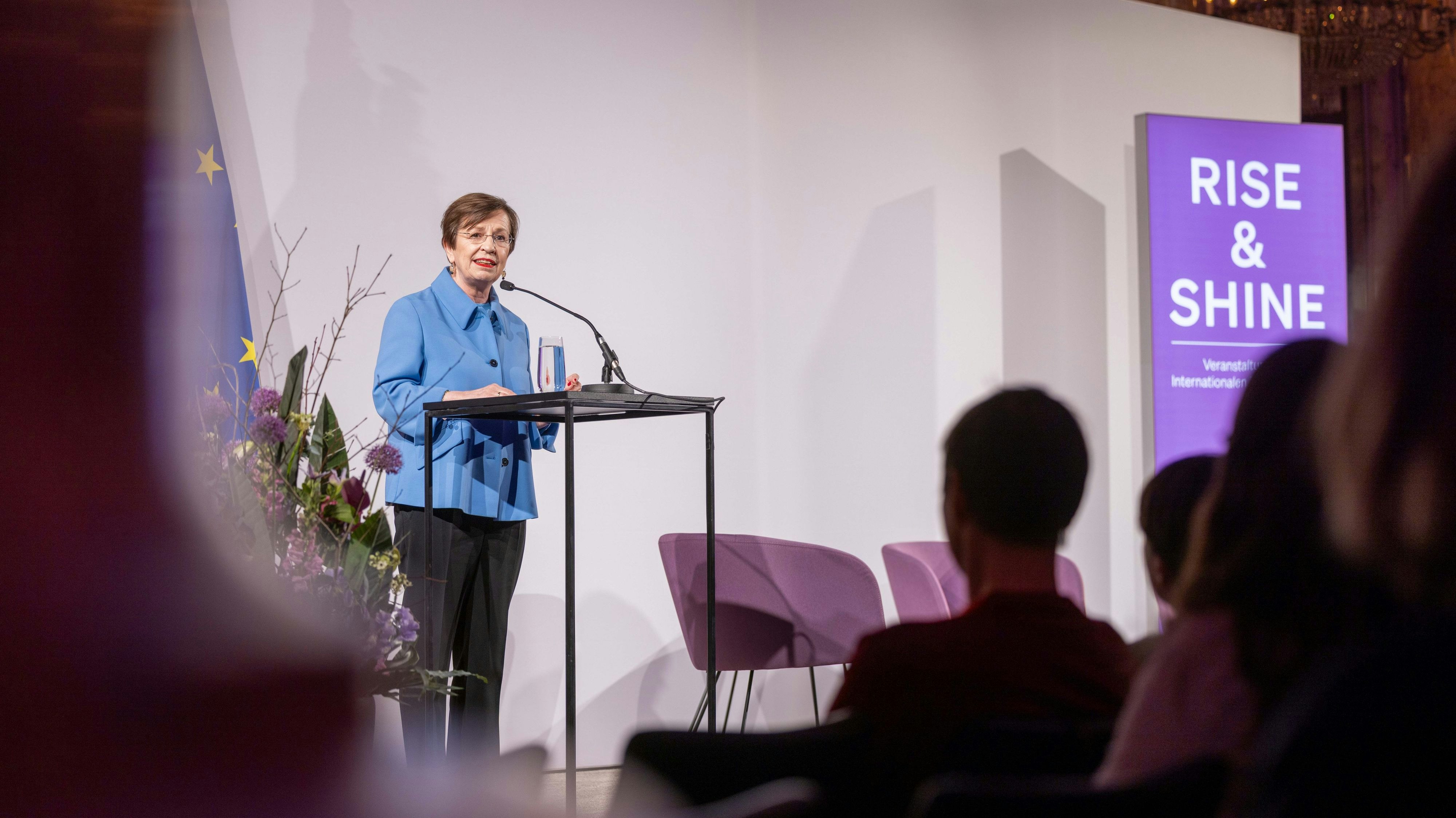 Doris Schmidauer sprach ebenfalls bei der Veranstaltung "Rise & Shine" zum Internationalen Frauentag in der Hofburg.ise & Shine