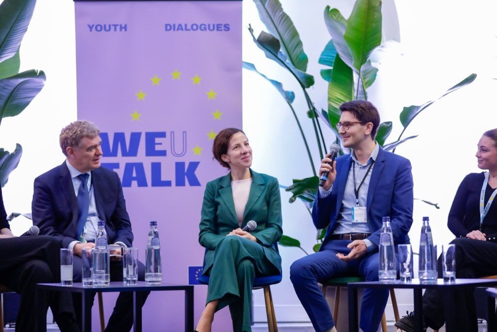 Grünen-Bezirksrat Florian Wunsch (28) diskutierte mit Roxana Mînzatu, Vizepräsidentin der Europäischen Kommission.