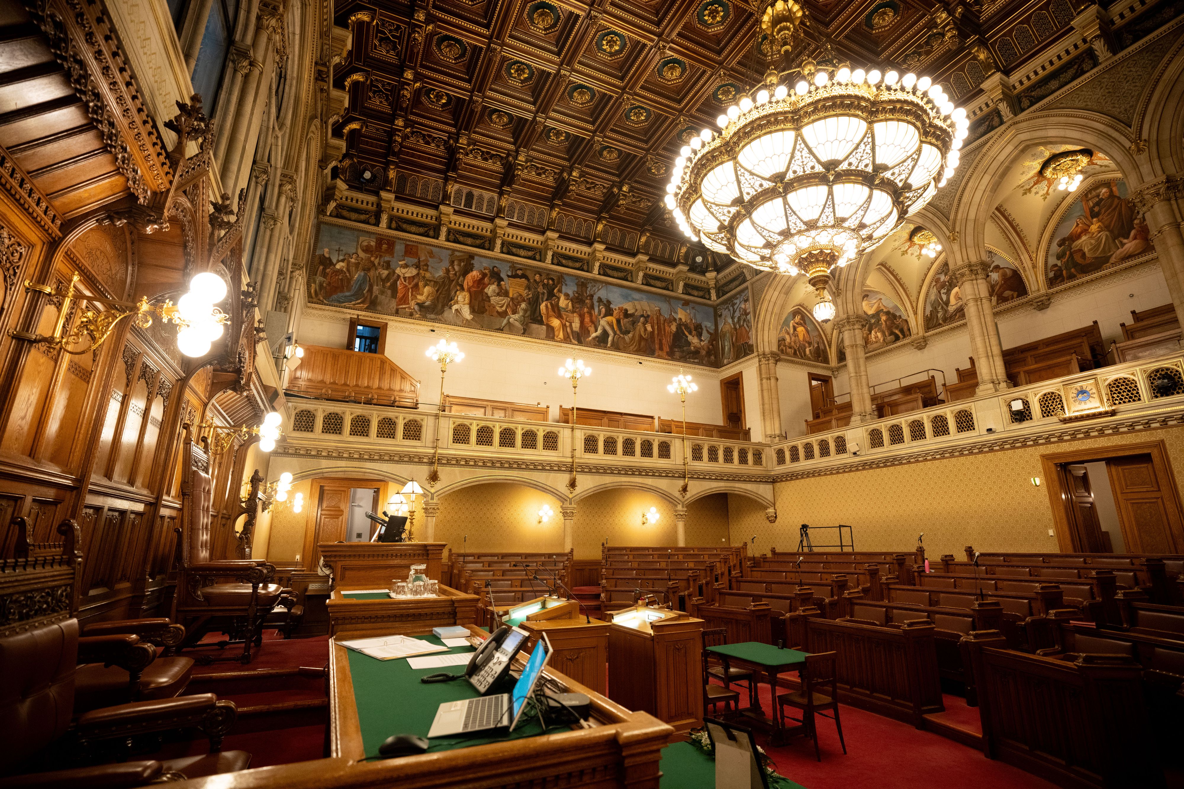 Die neuen Regierungsmitglieder Christoph Maschek und Bettina Emmerling wurden angelobt.