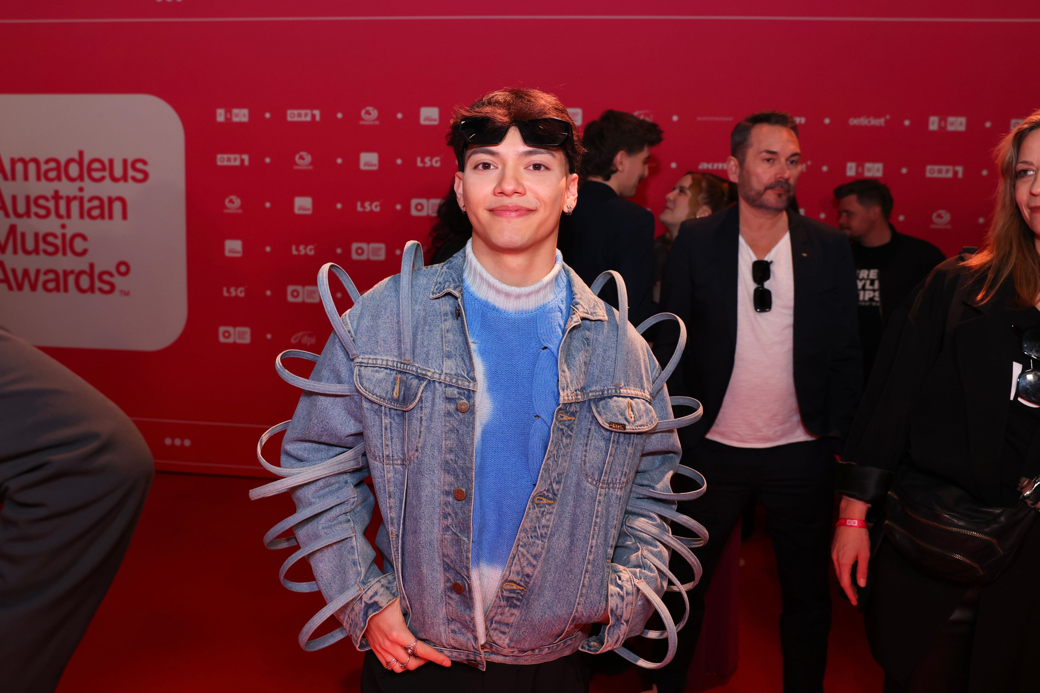 ESC-Teilnehmer JJ kam im crazy Jeans-Look. 