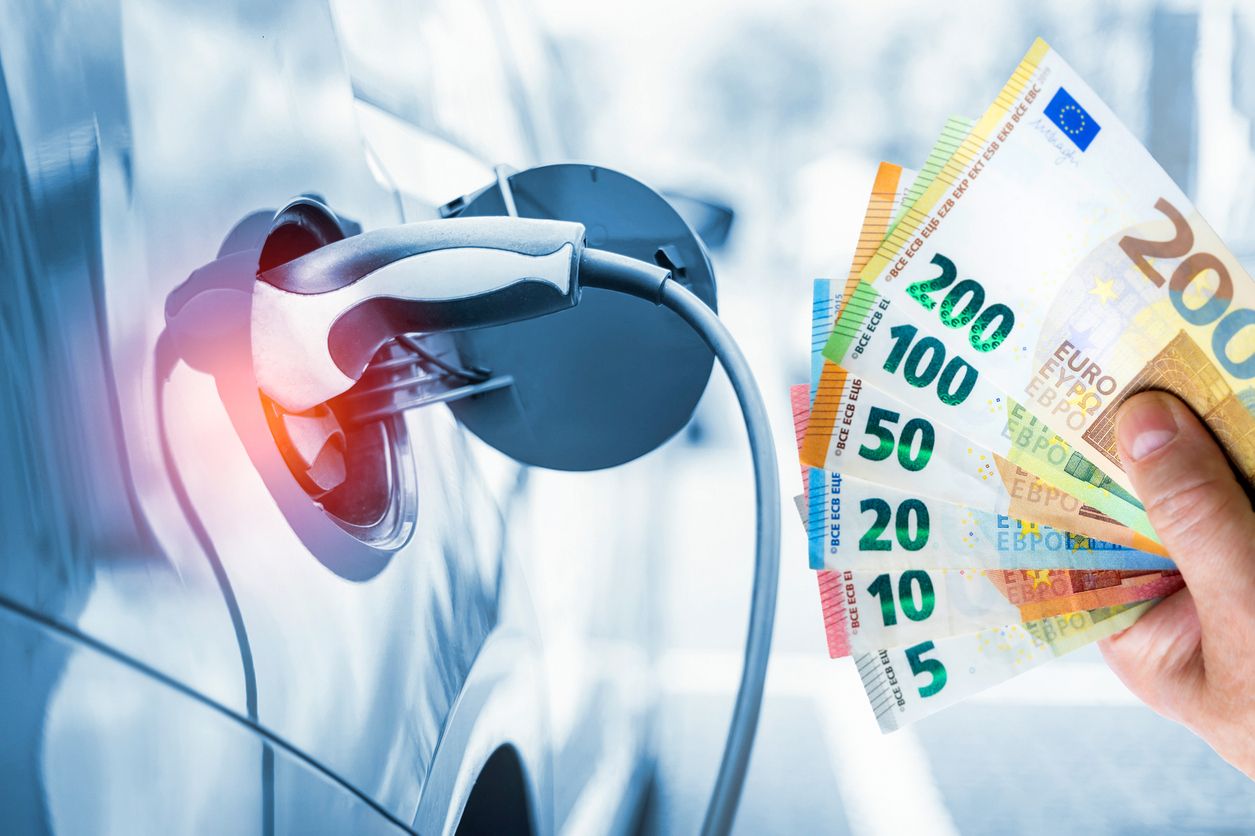 Regierung braucht zusätzliche Einnahmen: Ab 1. April wird auch für Elektroautos motorbezogene Versicherungssteuer fällig.