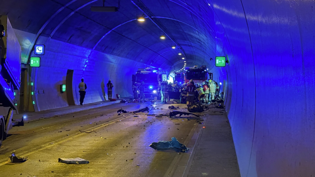 Heute.at - Toter und viele Verletzte bei LKW-Unfall in Tunnel