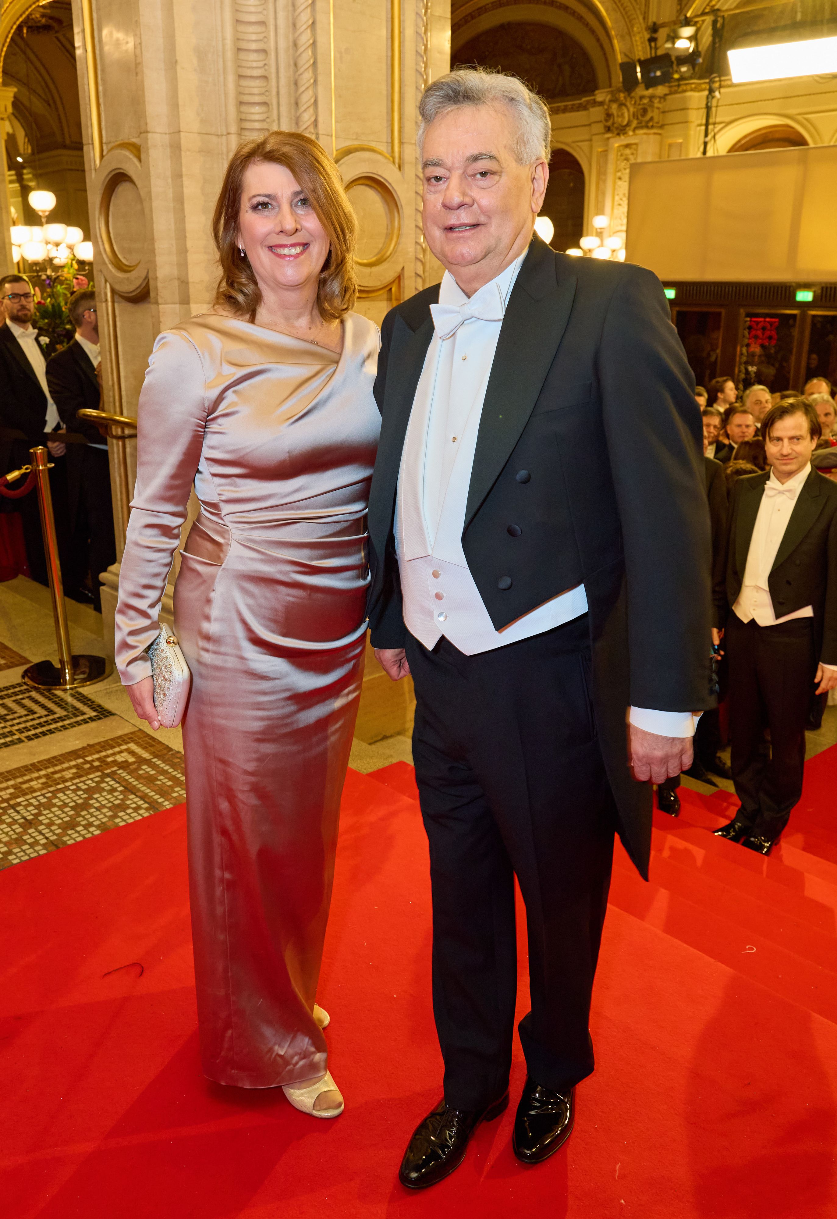 Heute.at - Koglers Frack am Opernball wird Fall fürs Parlament