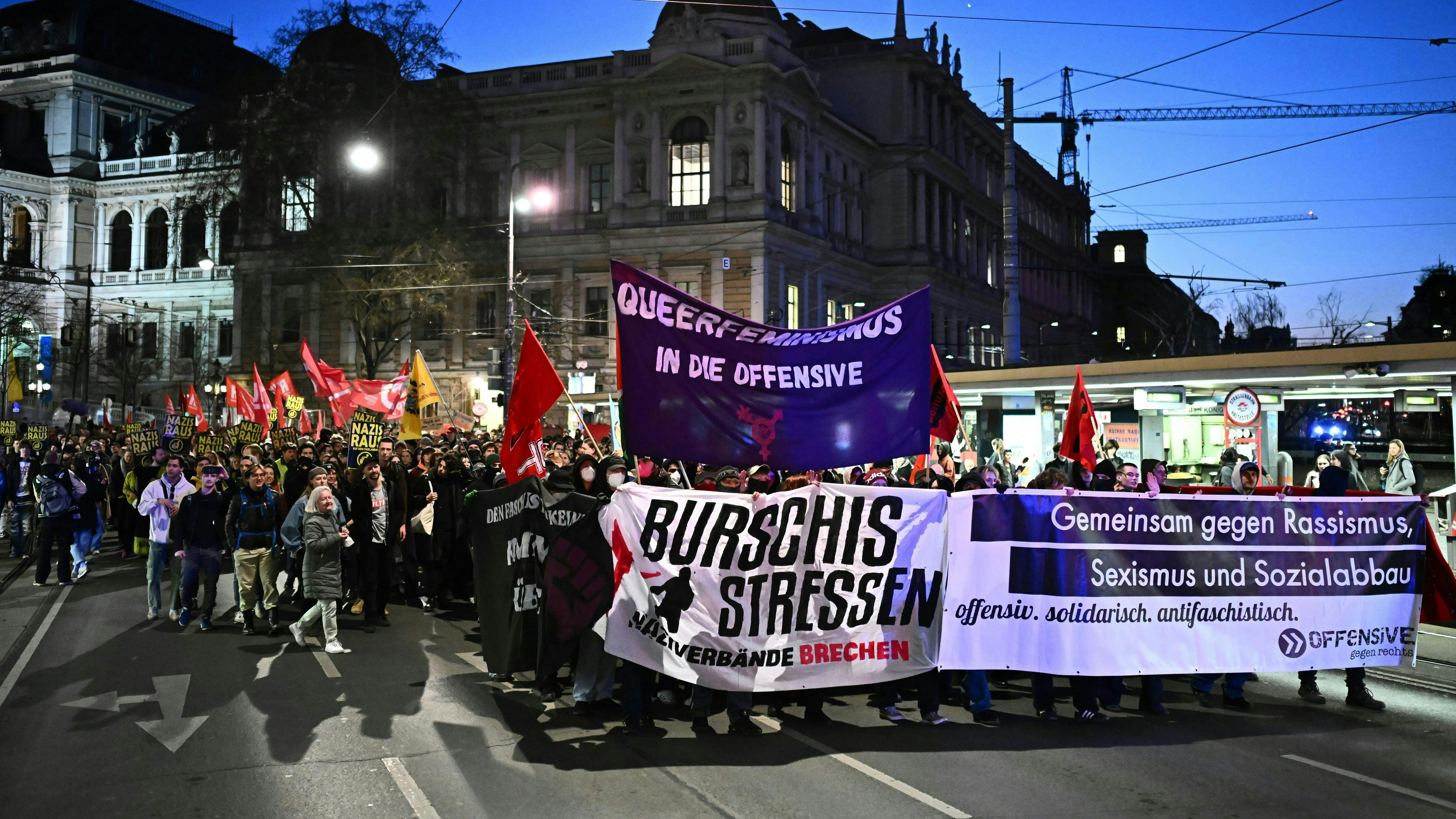 Heute.at - Sperrzone um Hofburg – Hunderte Polizisten im Einsatz