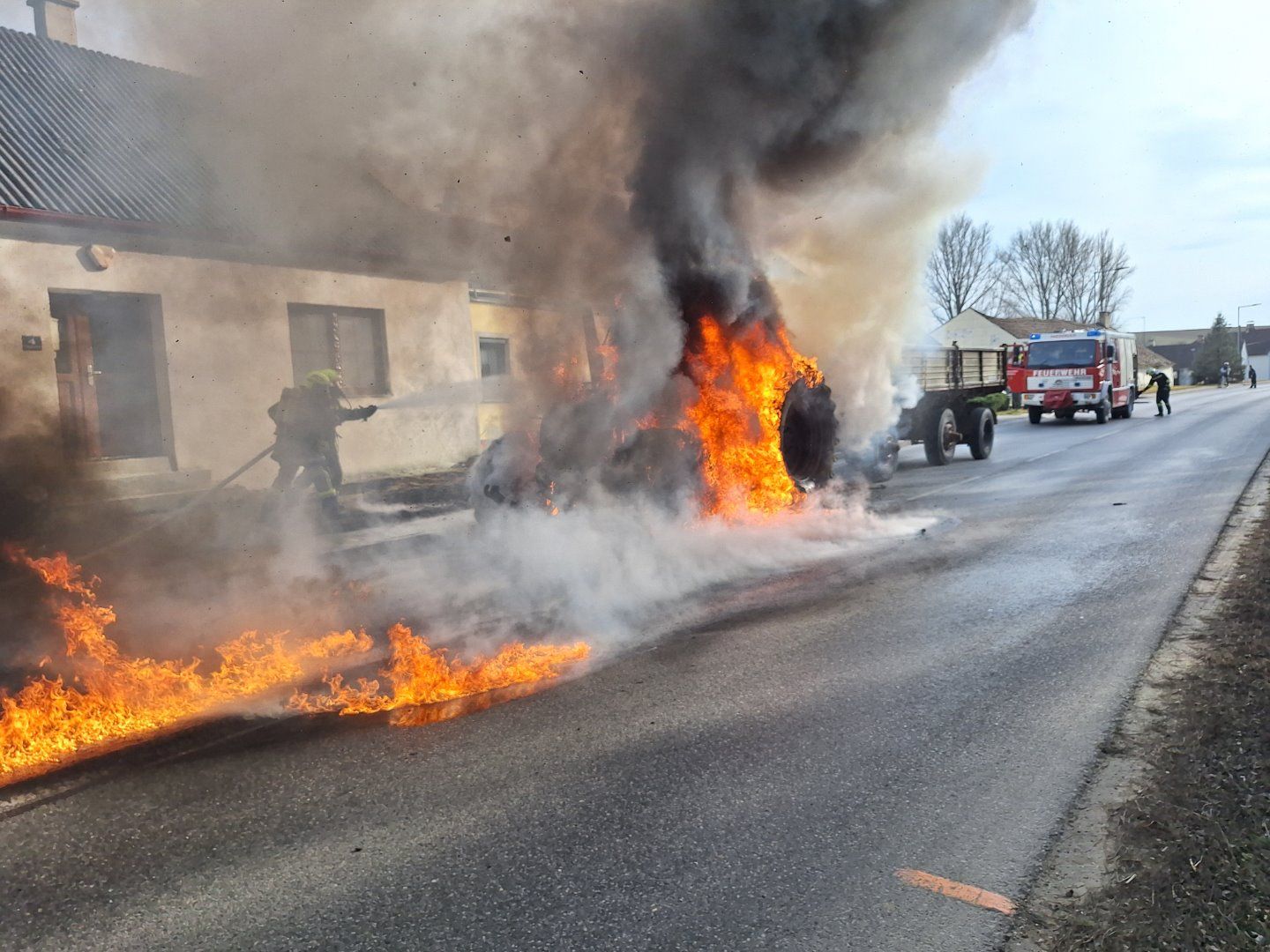 Traktorbrand in Pürstendorf: Großer Einsatz für Feuerwehr