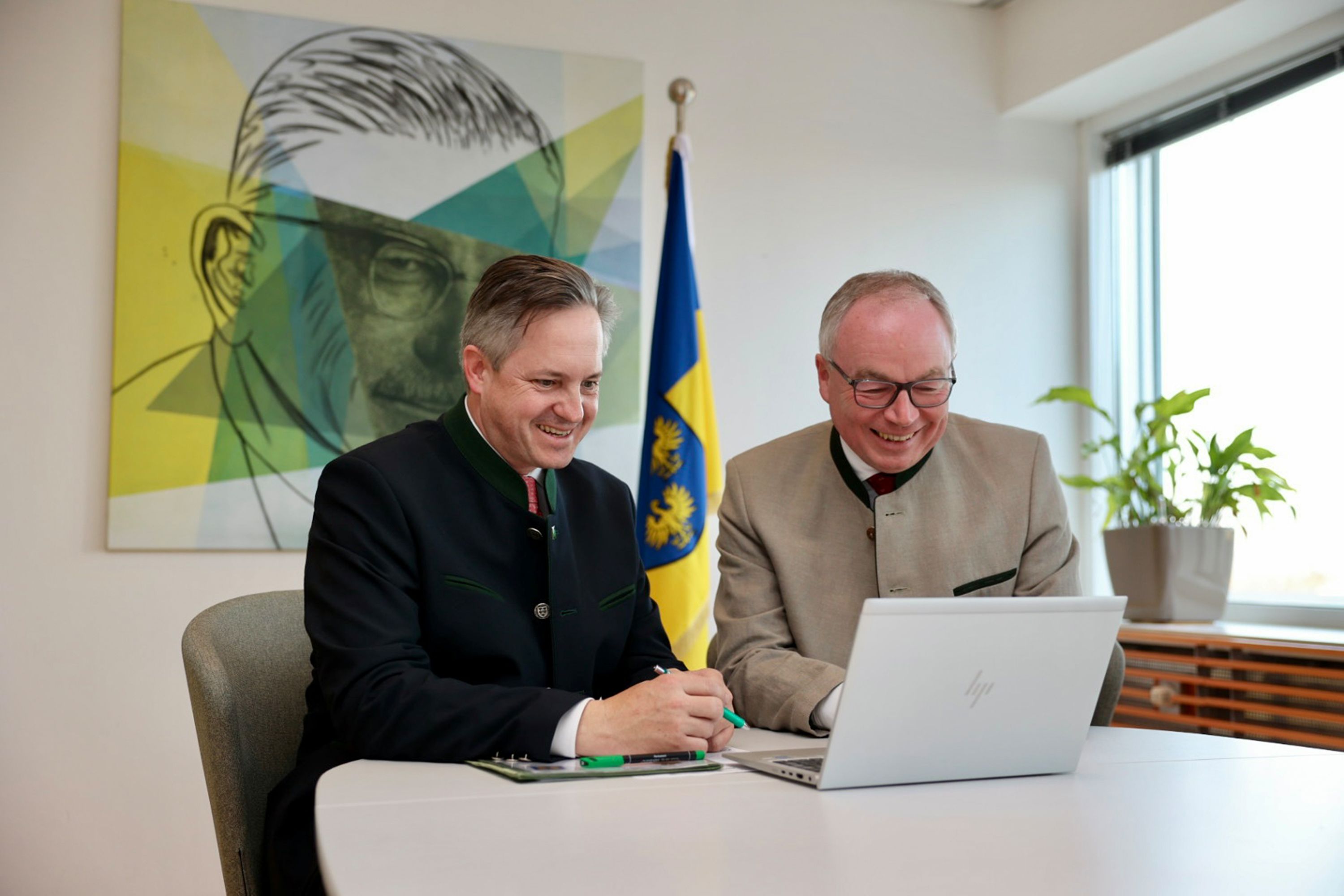 Schmuckenschlager und Pernkopf (r.) freuen sich über das Ergebnis