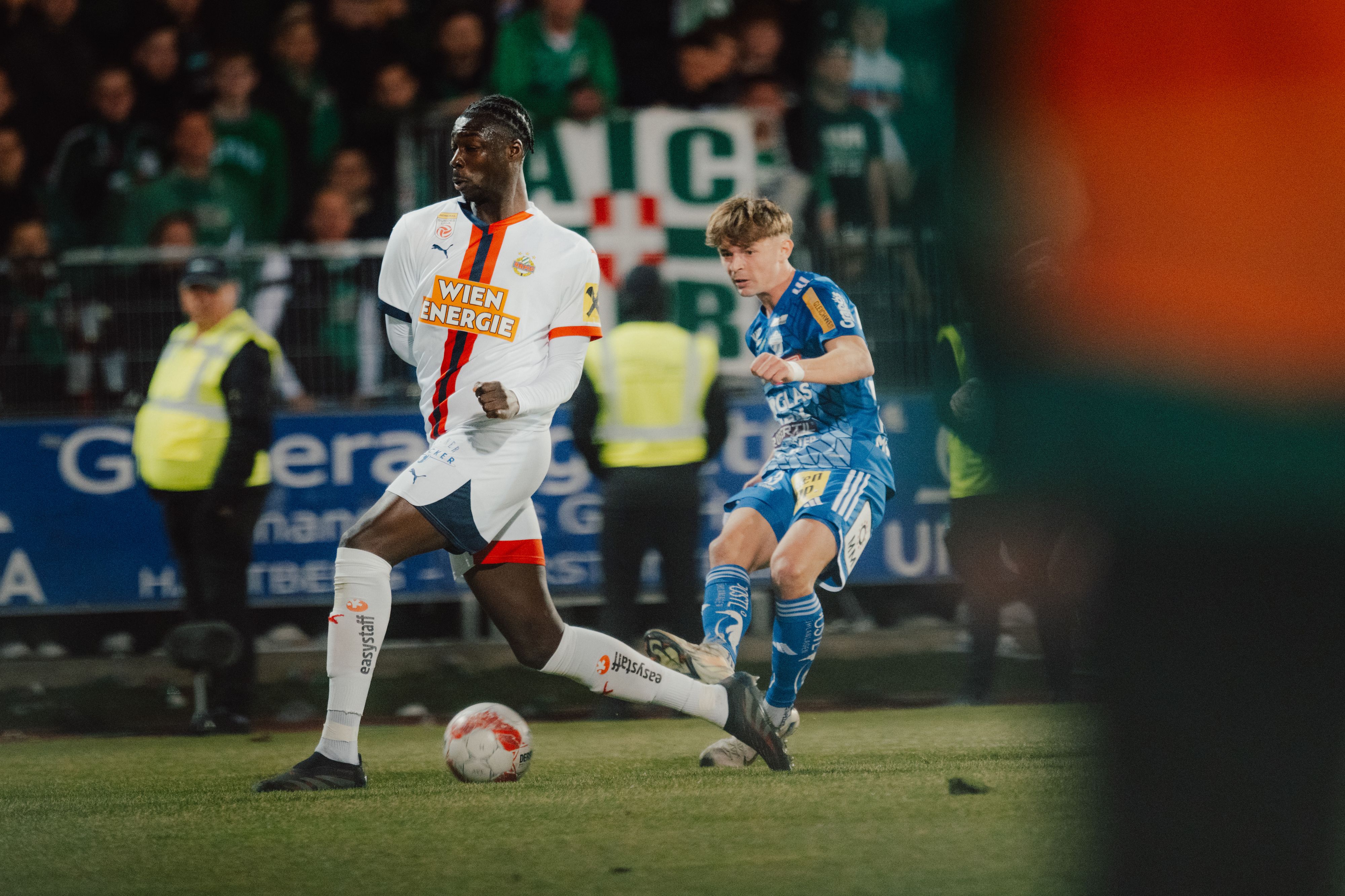 Rapid gegen Hartberg vor hitziger Kulisse.