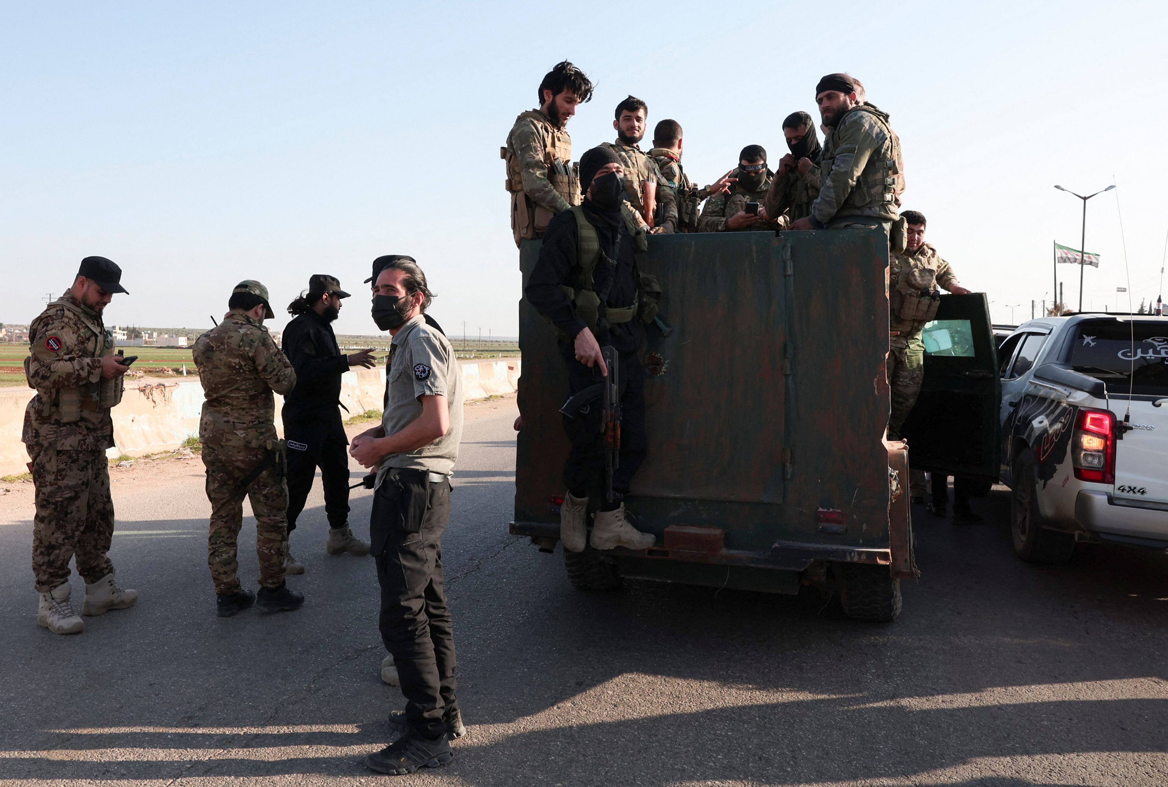 Heute.at - Zwei US-Soldaten tot: Jagd auf IS-Schläferzellen läuft