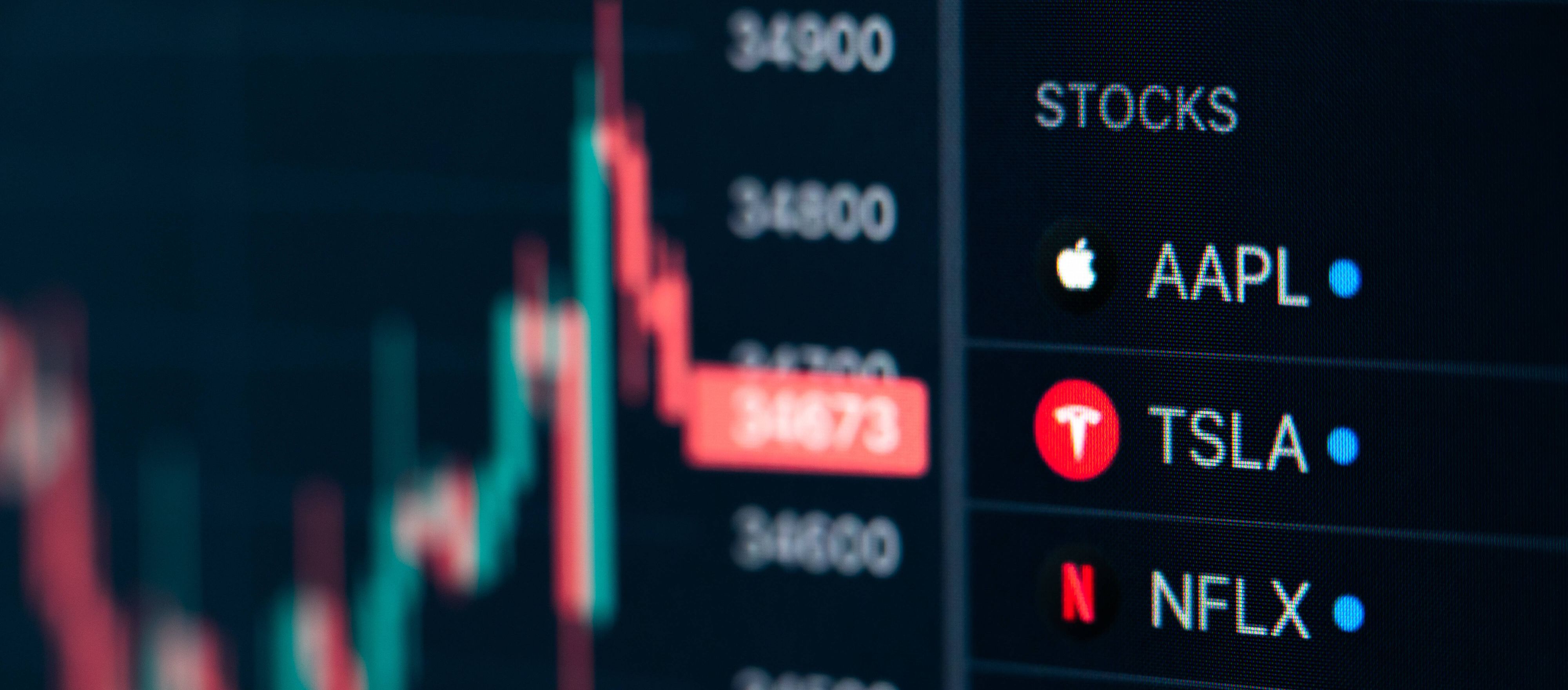 Besonders Technologieaktien geraten weiter ins Straucheln: Tesla verlor am Montagvormittag über acht Prozent.