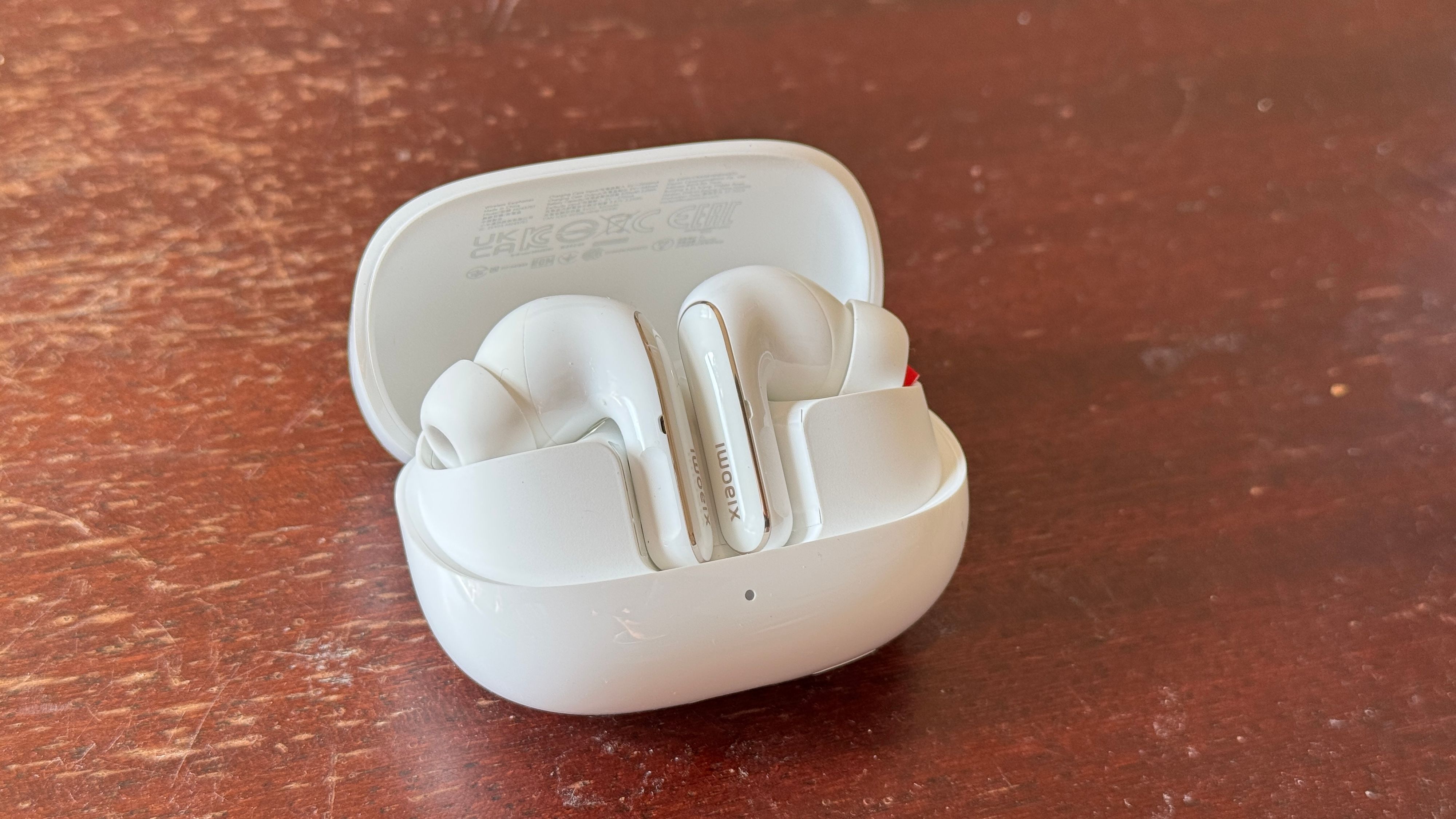 Das sind die Xiaomi Buds 5 Pro.