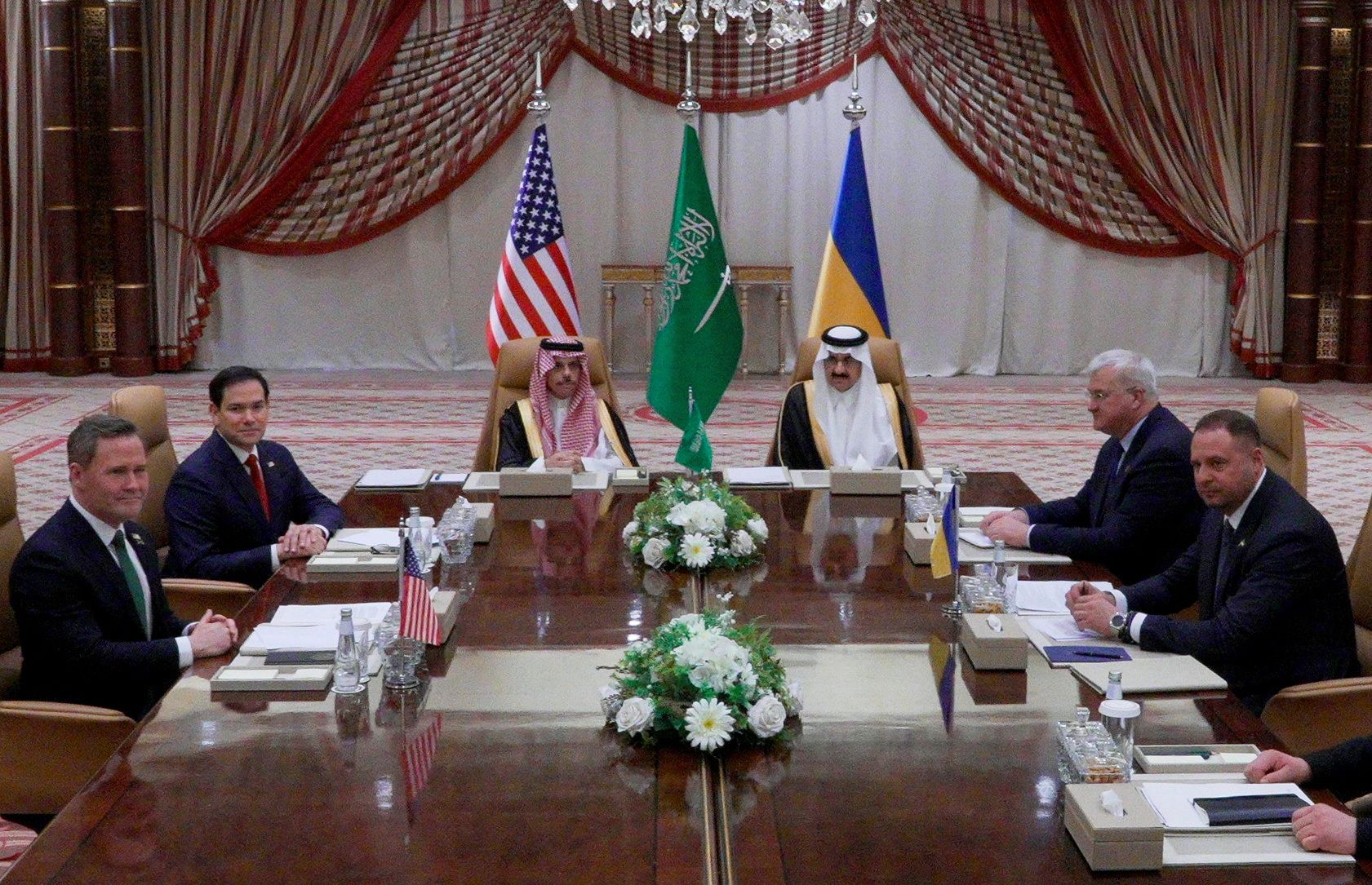 Die ersten Gespräche zwischen der Ukraine und den USA seien 