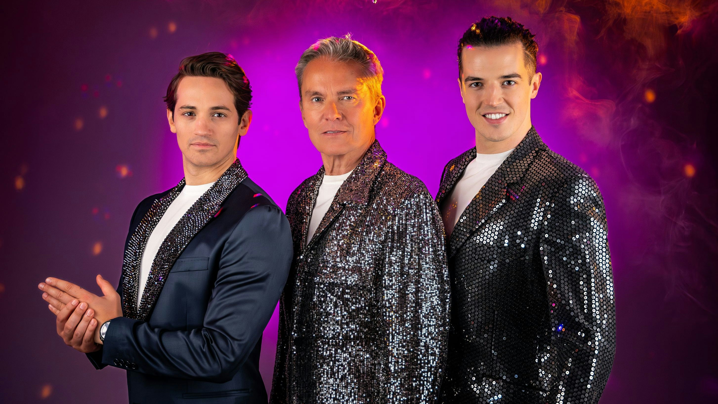 Alfons Haider mit seinen zwei Tonys: Fabio Diso und Paul Csitkovics.