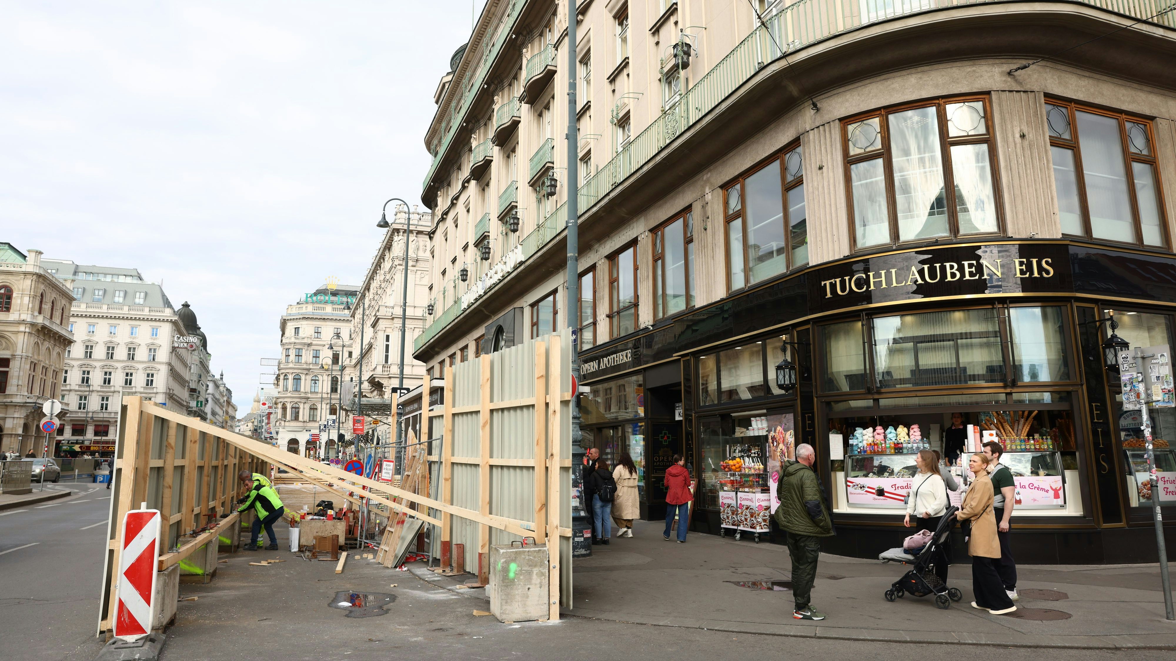 Der Verschlag in der Wiener City dient als Baustoff-Lager.