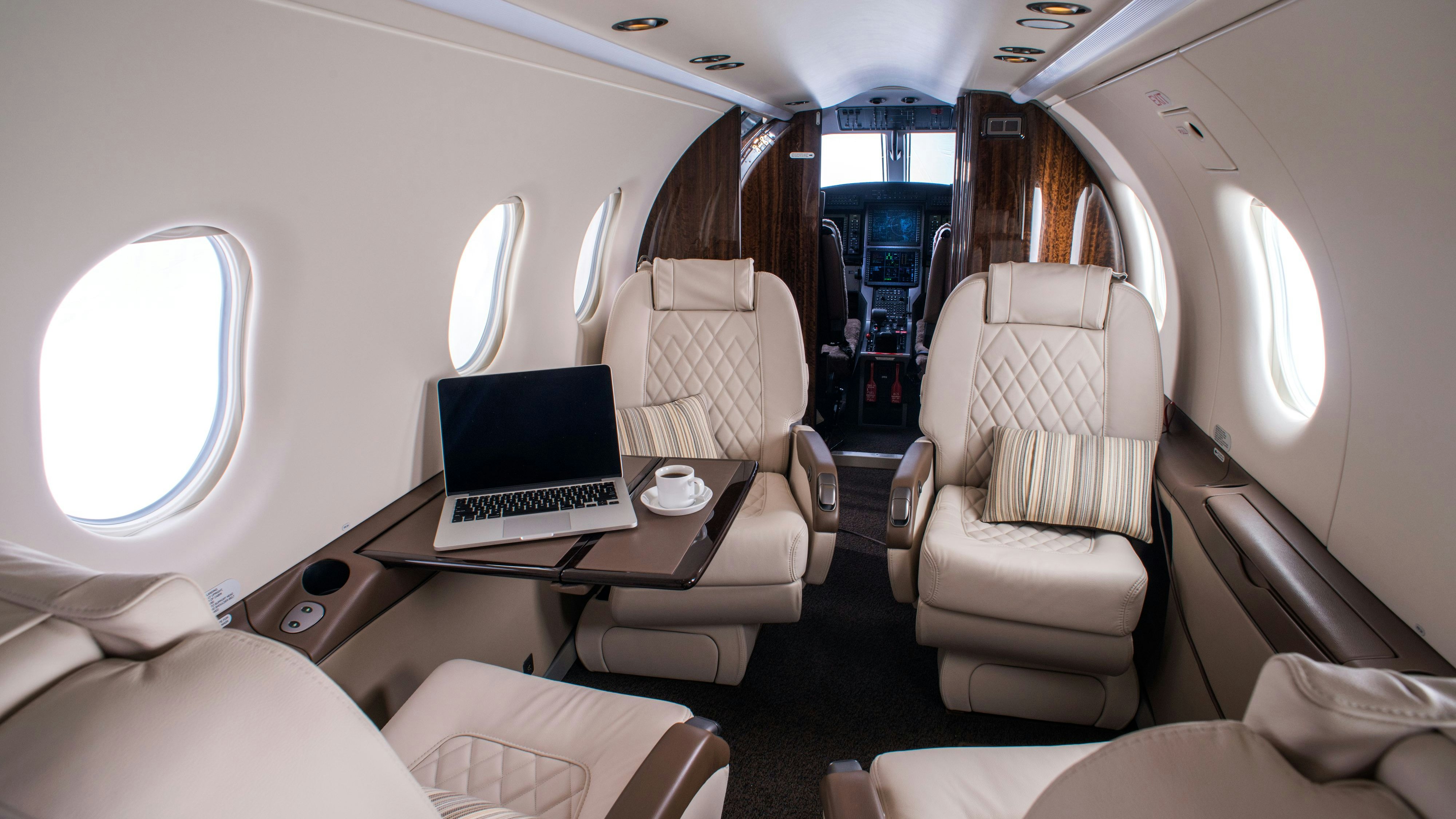 Das luxuriöse Interieur im Jet-Modell, das vom Justizministerium bezahlt wurde.
